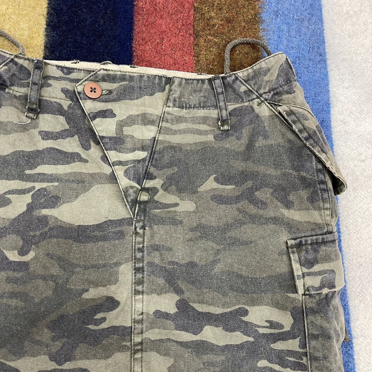 Avirex AVIREX Camouflage Mini Skirt #2780-100 Size 30" / US 8 / IT 44 - 2 Thumbnail