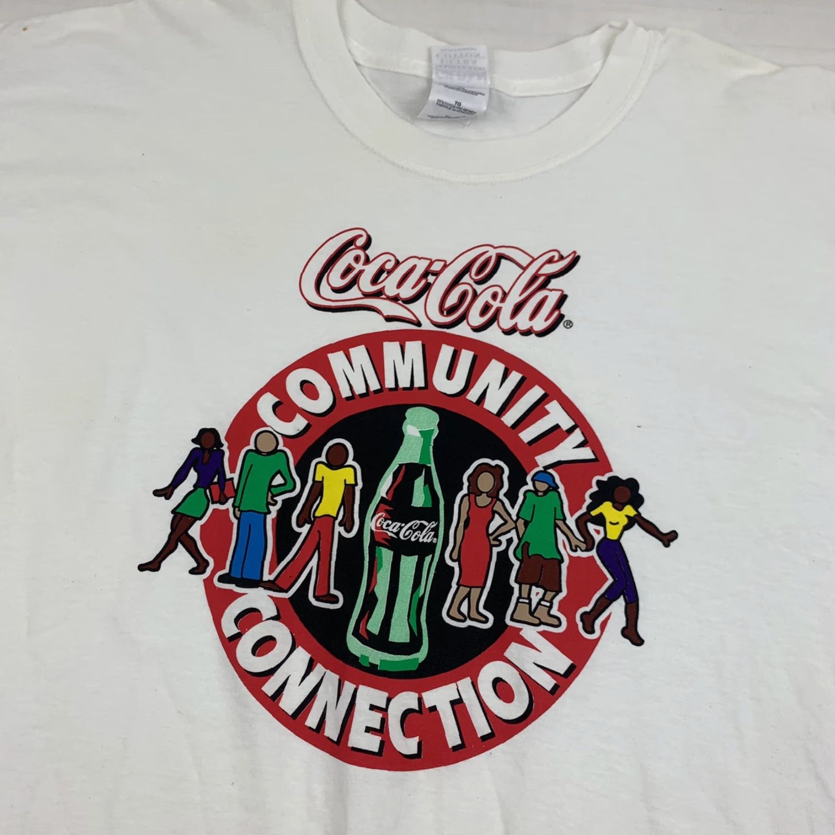 Gildan VINTAGE Coca Cola Community Connection T Shirt Adult XL White 90s Y2K Mens Shirt Size US XL / EU 56 / 4 - 2 Thumbnail