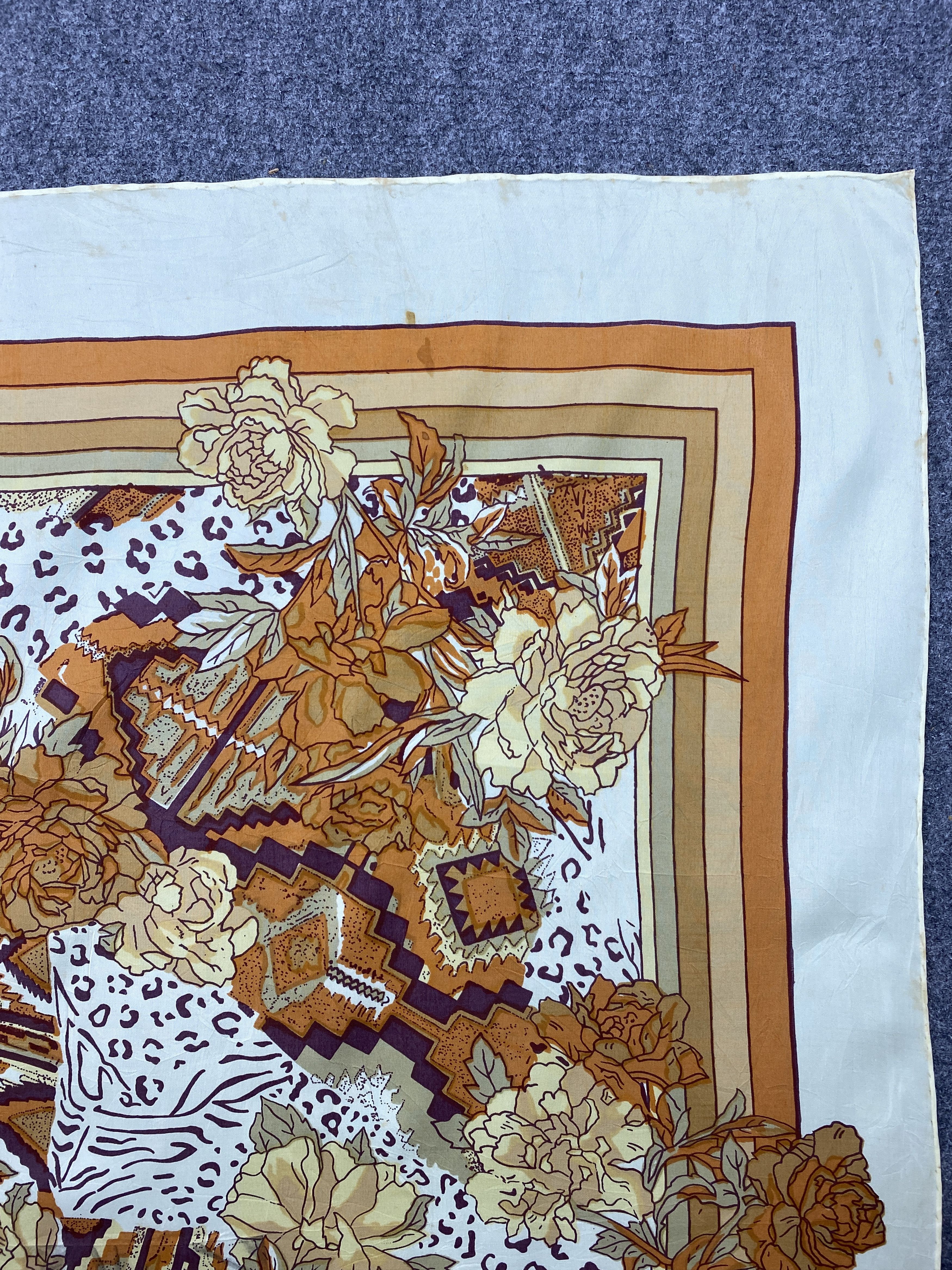 Japanese Brand Japan Geometrical Floral Silk Shawl / Silk Scarf SN0222 Size ONE SIZE - 3 Thumbnail