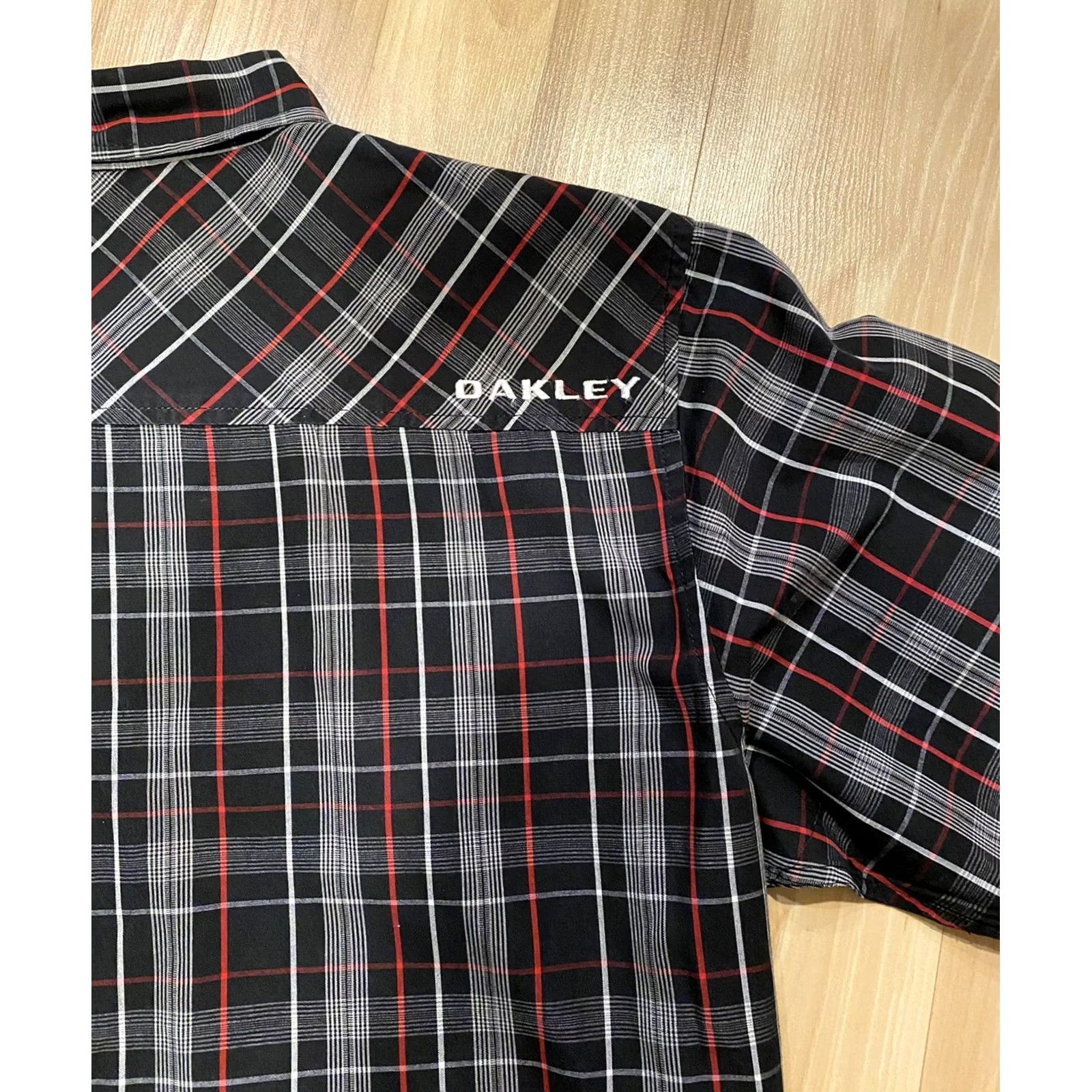 Oakley Oakley Mens Plaid Short Sleeve Button Up Shirt M Embroidered Red Black Multicolor Mens Size US M / EU 48-50 / 2 - 3 Thumbnail