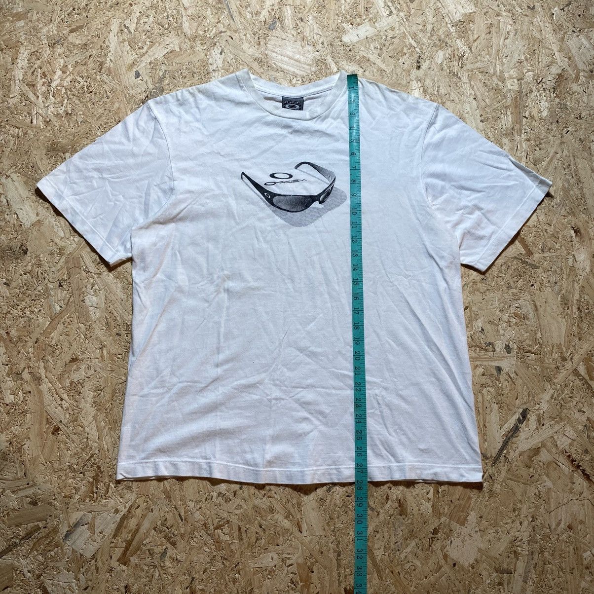 Oakley Vintage Y2K Oakley Tee Size US L / EU 52-54 / 3 - 13 Thumbnail