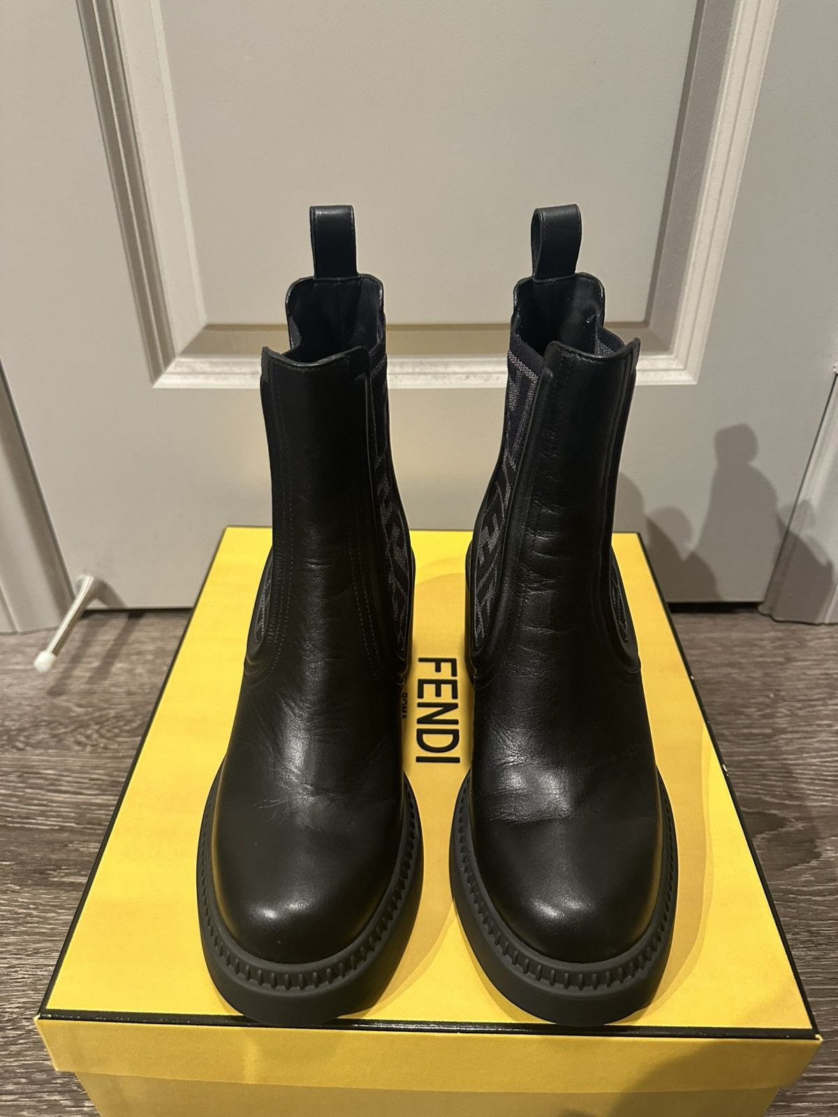 Fendi Fendi Filo Chelsea Boot Size US 5 / IT 35 - 2 Thumbnail