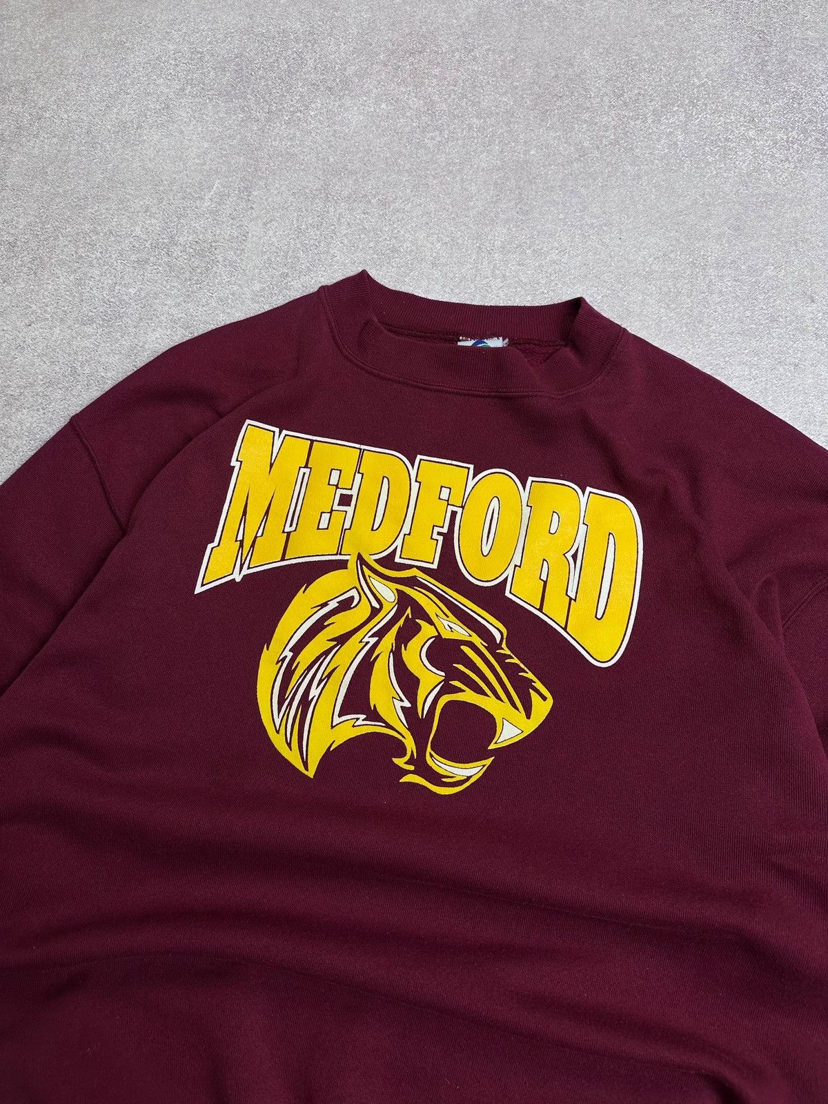 Vintage Vintage Medford University Boxy Sweatshirt Rare L Size US L / EU 52-54 / 3 - 3 Thumbnail