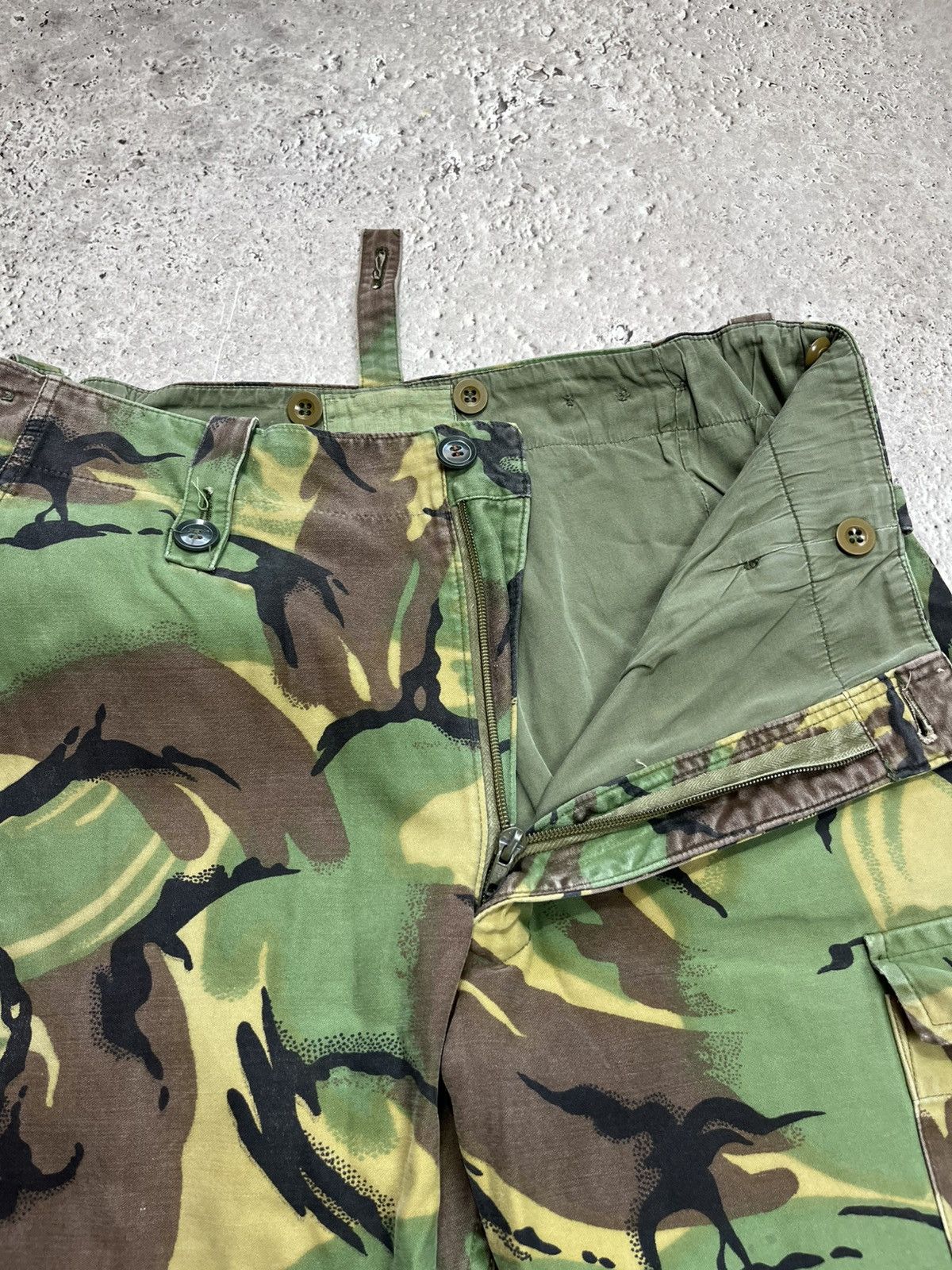 Other Vintage Military Camo Cargo Pants Army Combat Green Tactical Size US 32 / EU 48 - 8 Thumbnail