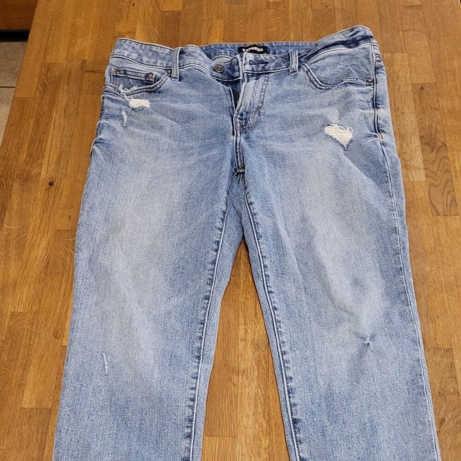 Express Express Skinny Distressed Light Wash Jeans 32x30 Size US 32 / EU 48 - 1 Thumbnail