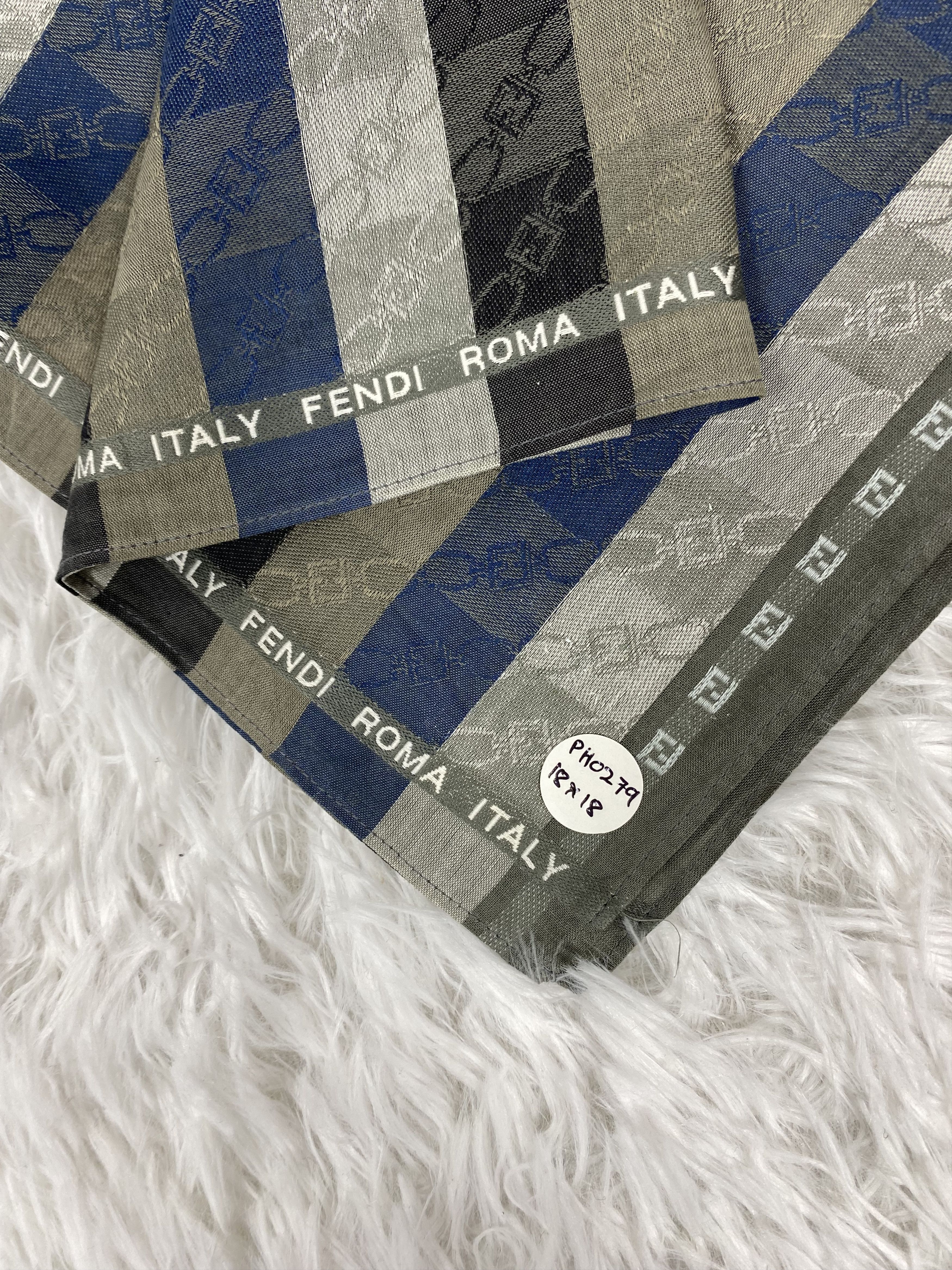 Vintage Vintage Fendi Roma Italy Handkerchief Neckerchief PH0279 Size ONE SIZE - 2 Thumbnail