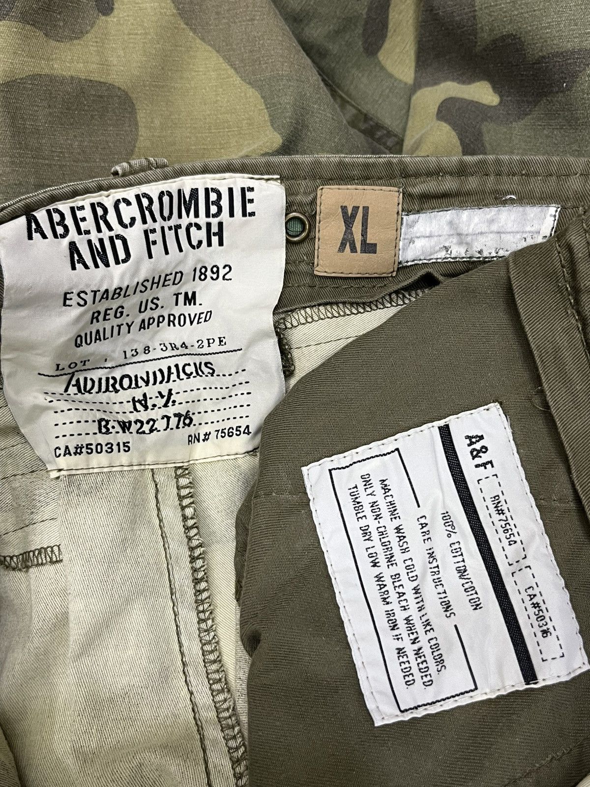 Abercrombie & Fitch 💥Vintage Y2K A&F Military Camo Zip Leg Baggy Cargo Pants Size US 34 / EU 50 - 10 Thumbnail