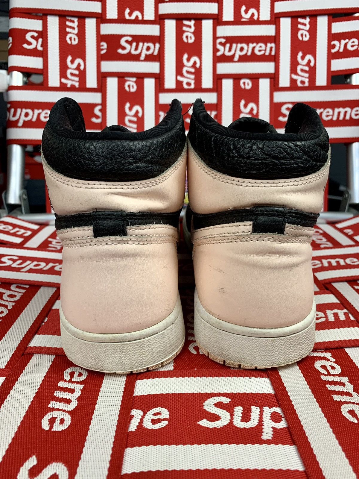Jordan Brand × Nike Jordan 1 Retro High Black Crimson Tint Size 9 Size US 9 / EU 42 - 4 Thumbnail