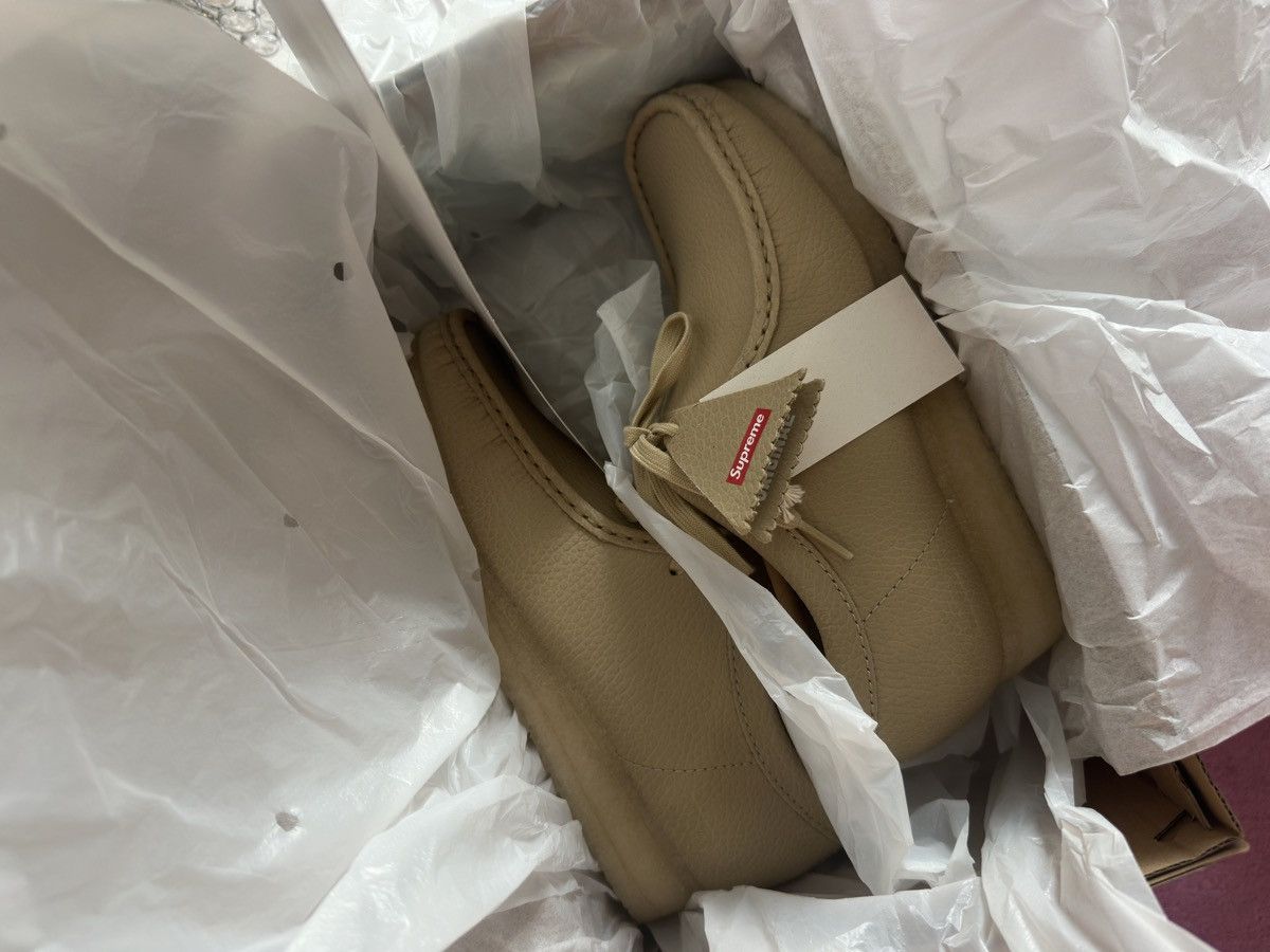 Clarks × Supreme Supreme x Clarks Wallabees Size US 6 / EU 39 - 2 Thumbnail