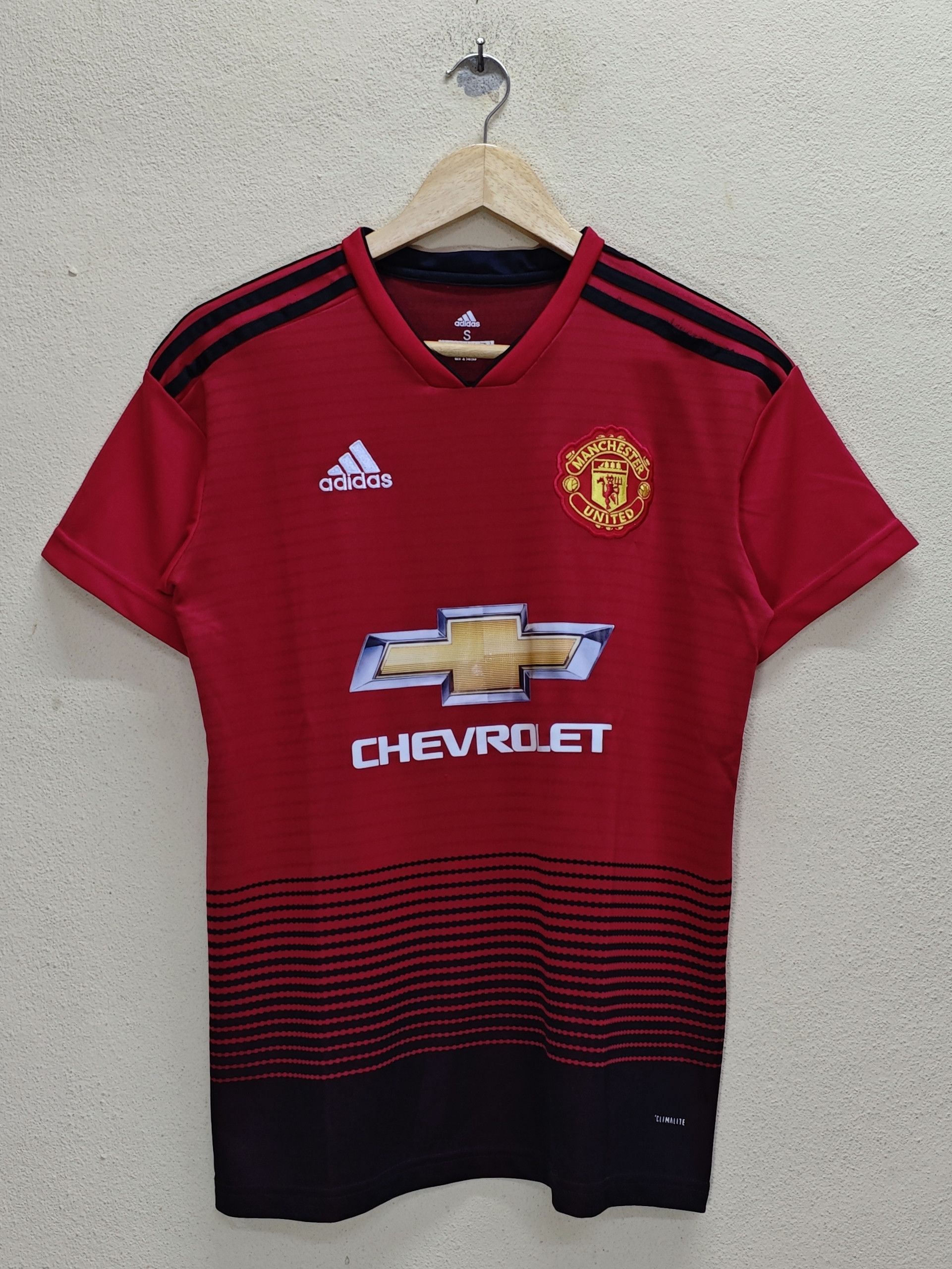 Adidas ADIDAS X MANCHESTER UNITED Chevrolet 18/19 Home Jersey S Size US S / EU 44-46 / 1 - 1 Thumbnail