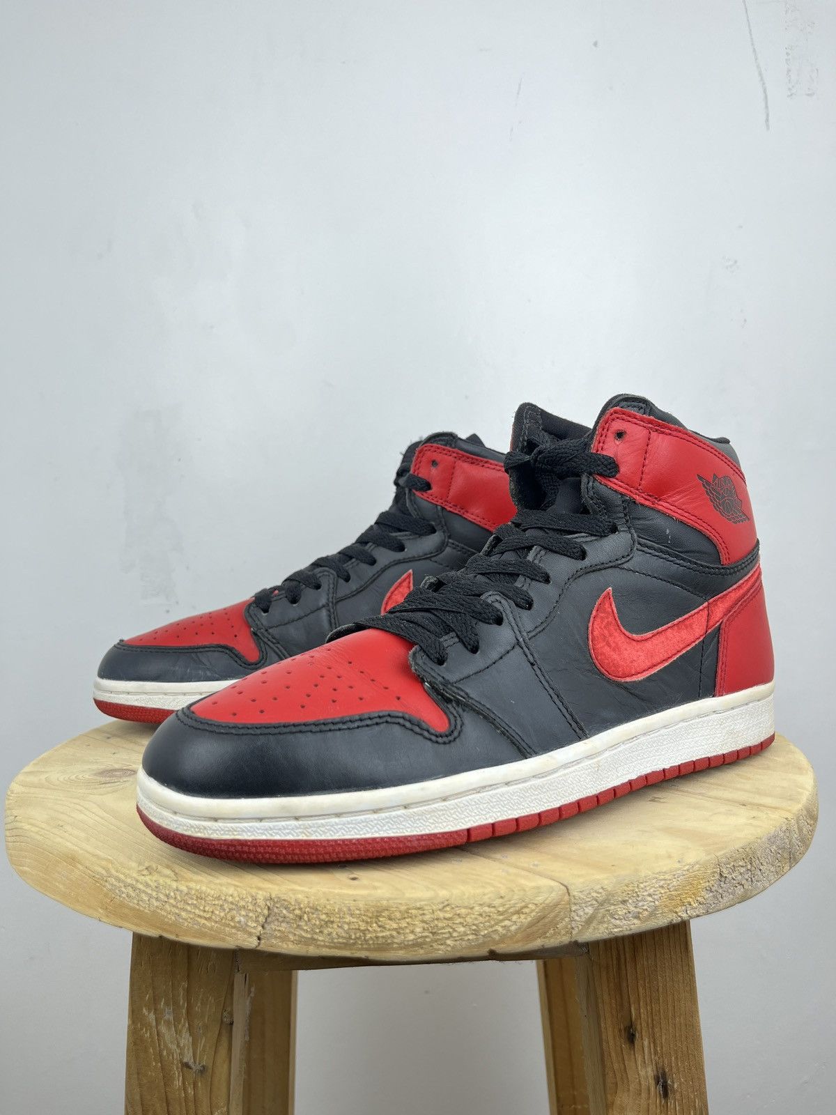 Nike Air Jordan 1 Retro 'Bred' 2001 Size US 8.5 / EU 41-42 - 7 Thumbnail
