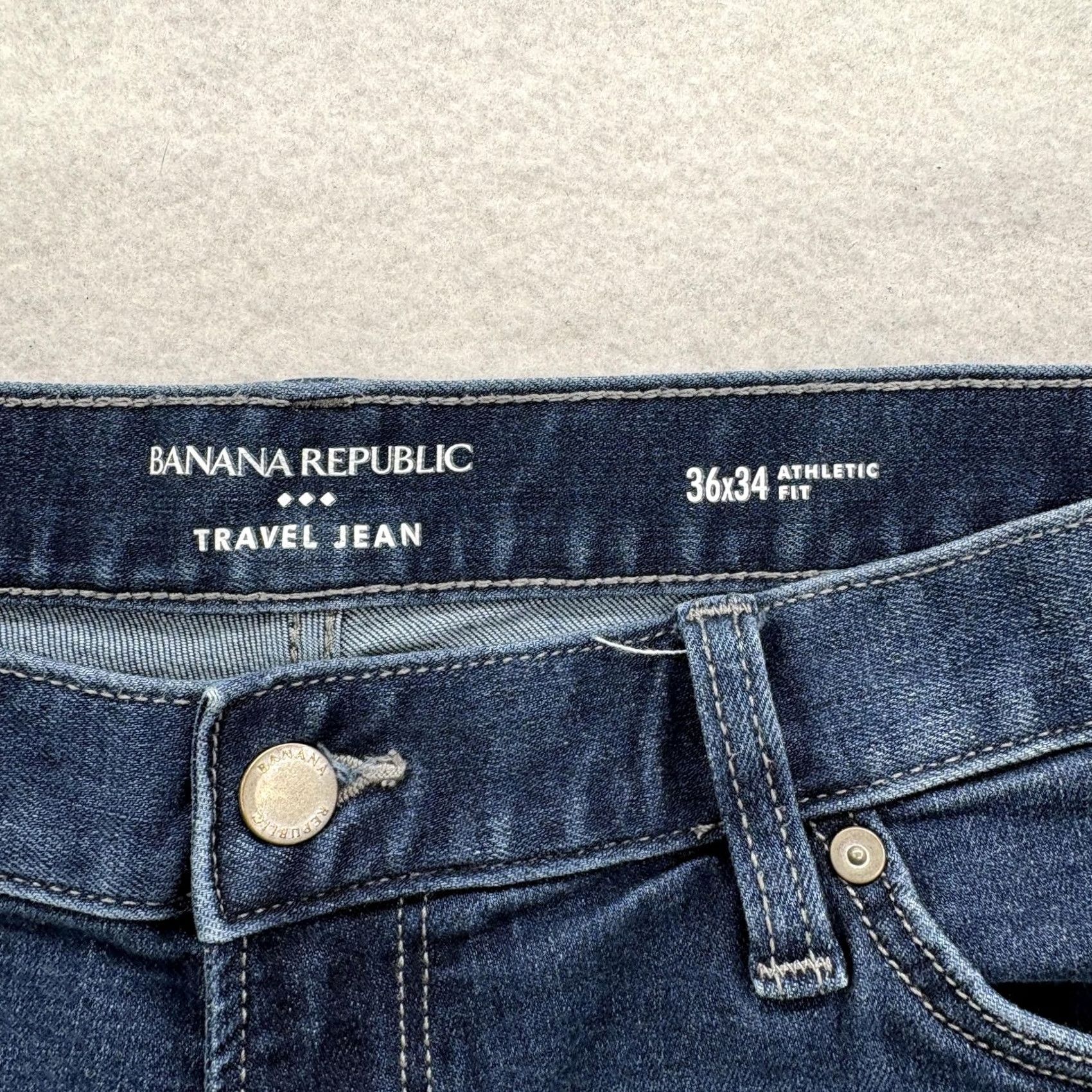 Banana Republic Banana Republic Travel Jeans Mens 36x34 Blue Wash Athletic Tapered Denim Pants Size US 36 / EU 52 - 4 Thumbnail