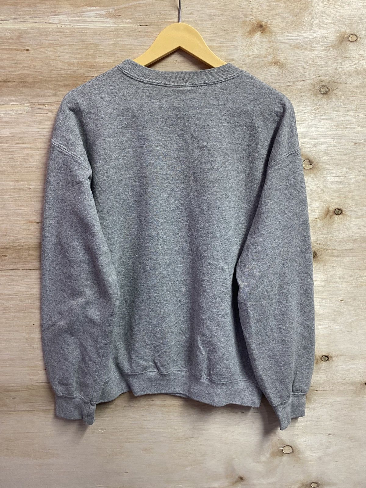 Jerzees Canada Victoria embroidered crew neck pullover sweatshirt. Size US XL / EU 56 / 4 - 6 Thumbnail