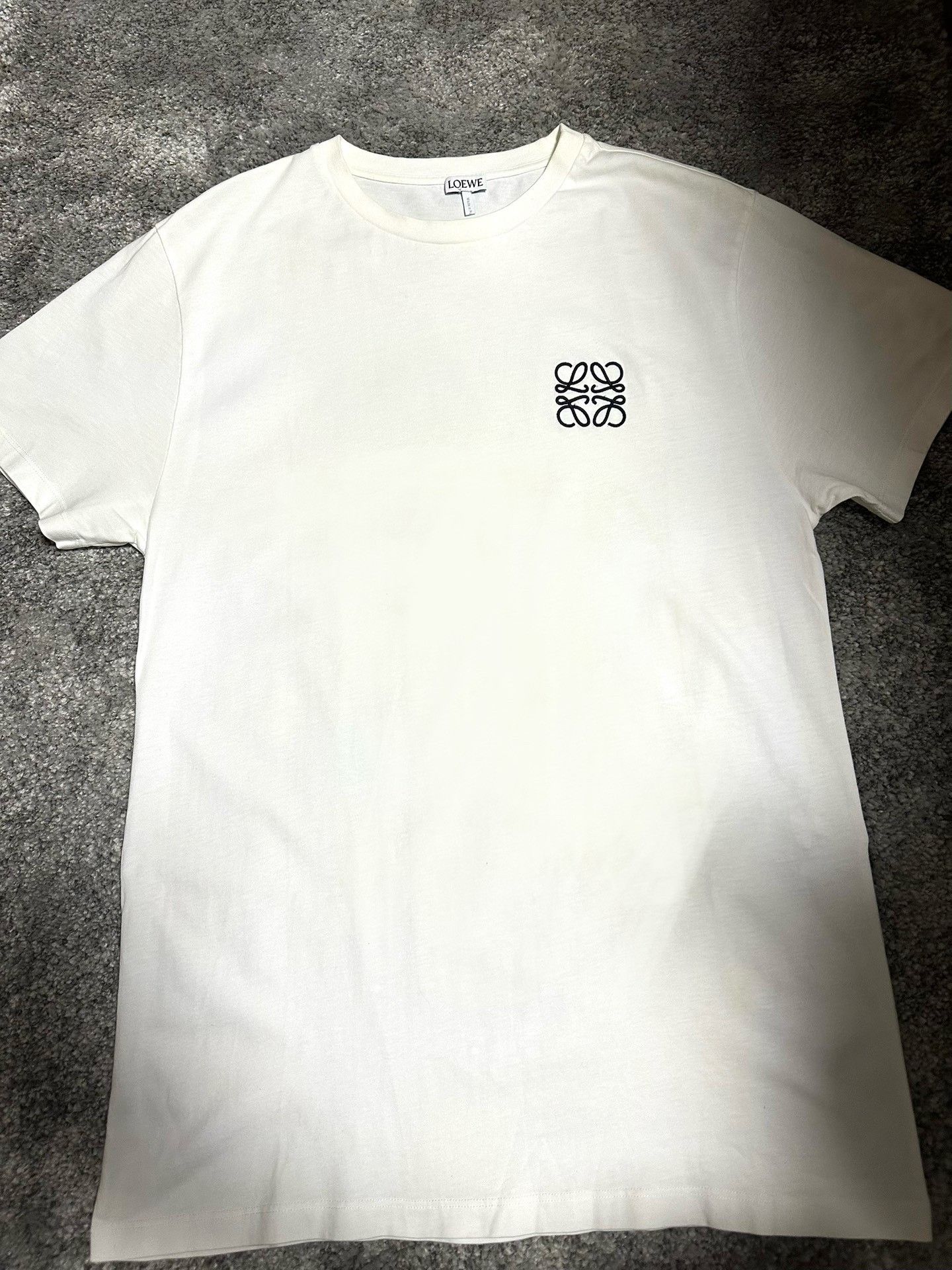 Loewe LOEWE White Anagram Embroidered T-shirt Size US S / EU 44-46 / 1 - 1 Thumbnail