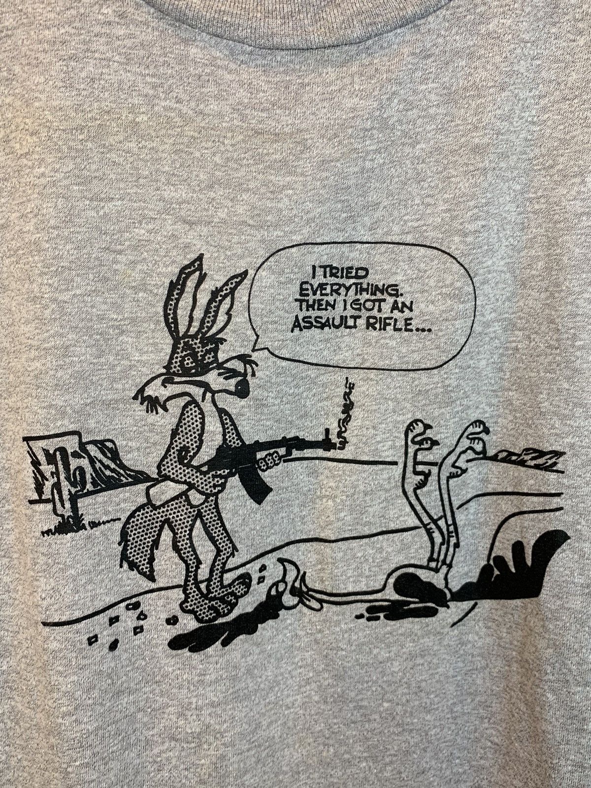 *RARE* Vintage 1980’s Wile E Coyote Assault Rifle Ak47 Shirt