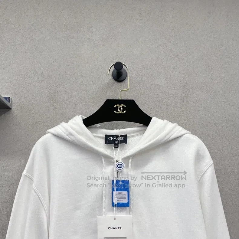 Chanel Chanel White graffiti jacket Size M / US 6-8 / IT 42-44 - 4 Thumbnail