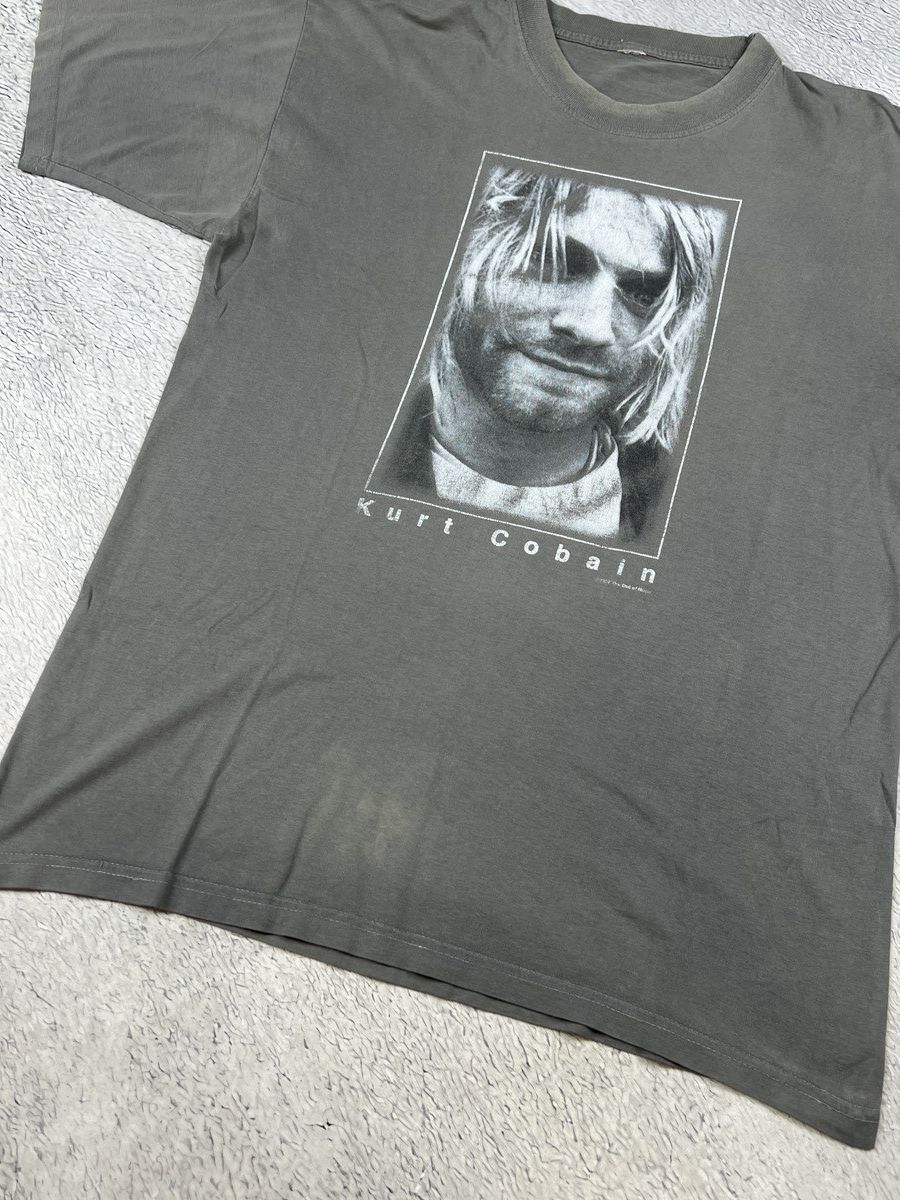 Band Tees Vintage 2002 Kurt Cobain Portrait Sunfaded Tee Shirt L NWOT Size US L / EU 52-54 / 3 - 5 Thumbnail