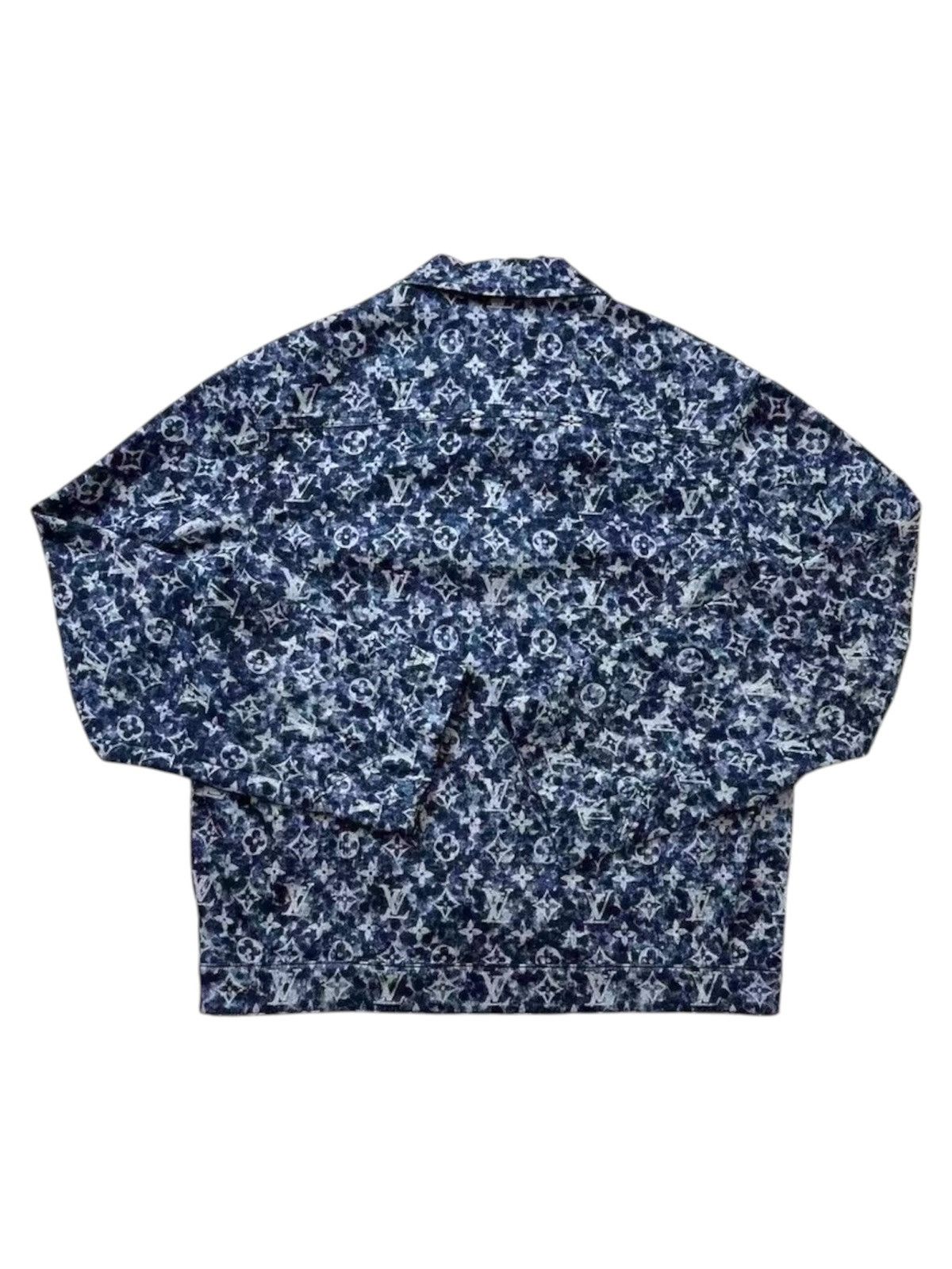 Louis Vuitton Louis Vuitton 54 Distinct Monogram Denim Jacket Dark Blue Size US L / EU 52-54 / 3 - 2 Thumbnail