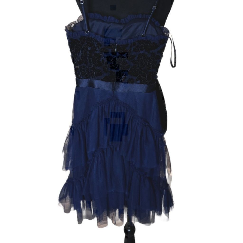 NBD City triangles mini dress Size XS / US 0-2 / IT 36-38 - 2 Thumbnail