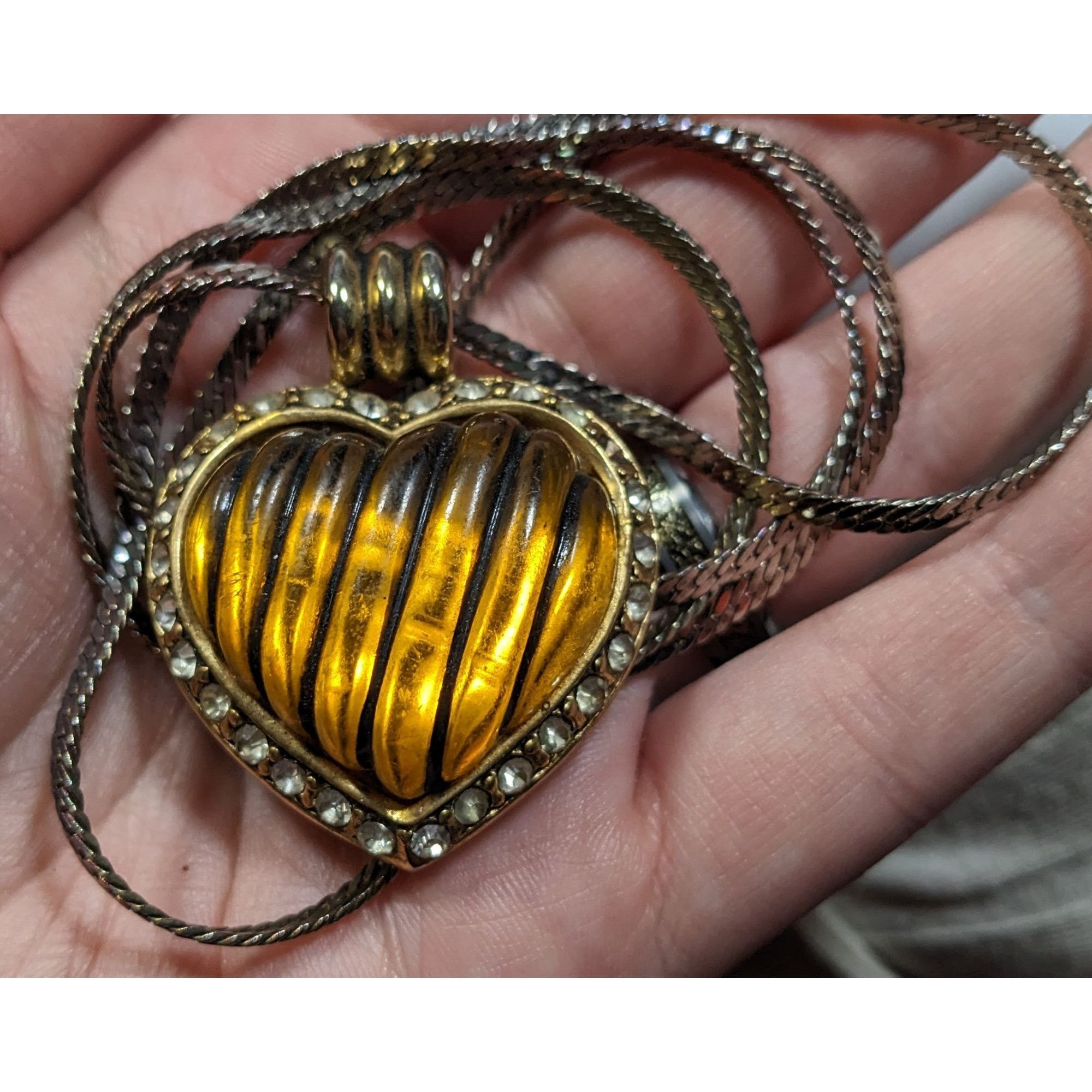 Other Vintage Coquette Honey Lucite Heart Pendant Necklace Size ONE SIZE - 10 Thumbnail