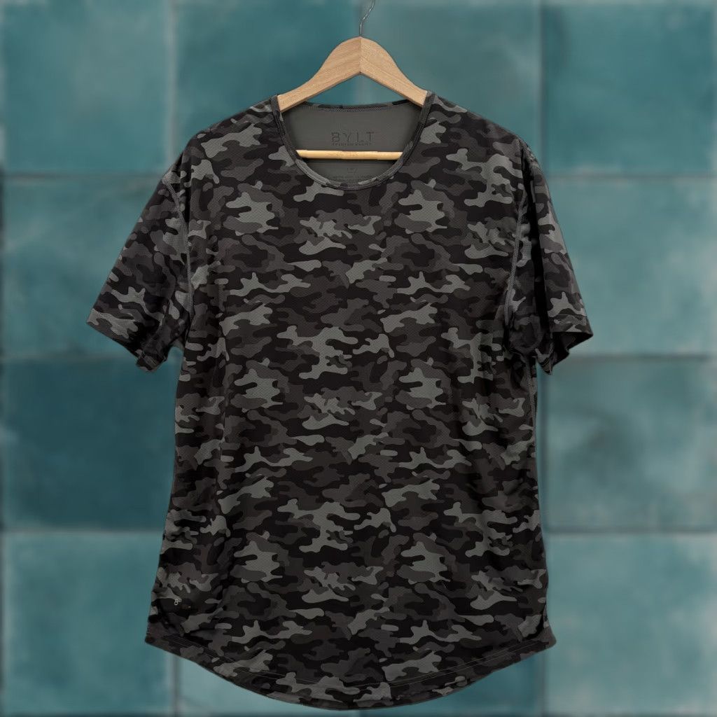 Vintage BYLT Shirt Mens M Gray Camouflage Short Sleeve Crew Neck Athletic T-Shirt Gym Training Performance Drop-Cut Size US M / EU 48-50 / 2 - 1 Thumbnail