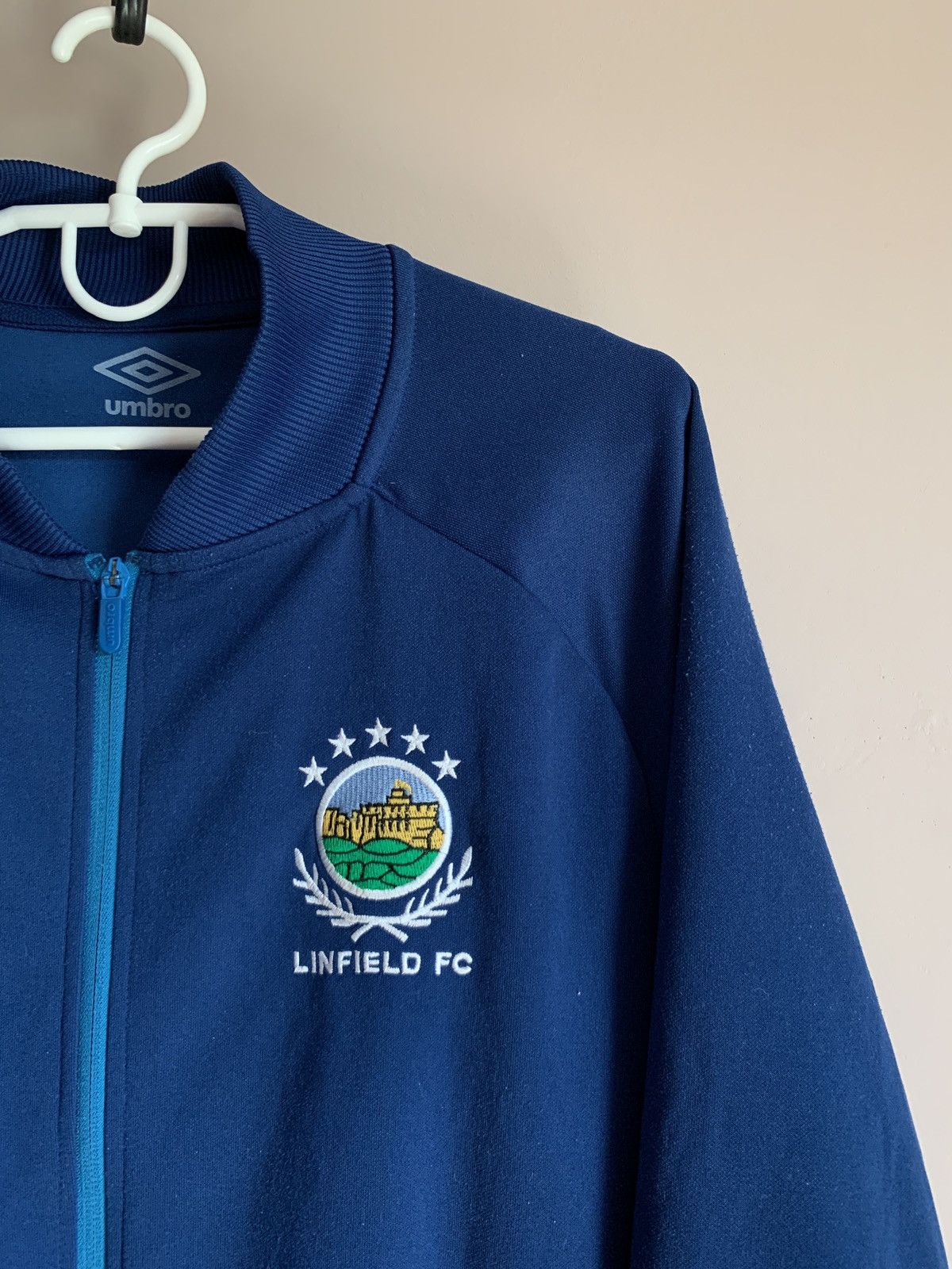 Umbro Linfield Full Zip Football Jacket Nike Soccer Size XL Size US XL / EU 56 / 4 - 3 Thumbnail