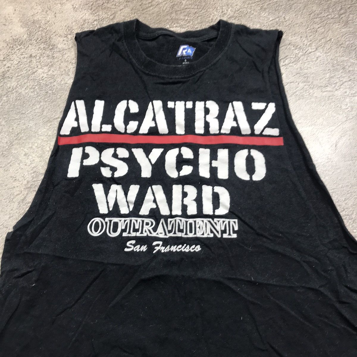 Vintage Vintage Y2K Alcatraz Psycho Ward Graphic Tank Top Tapered M Size US M / EU 48-50 / 2 - 3 Thumbnail