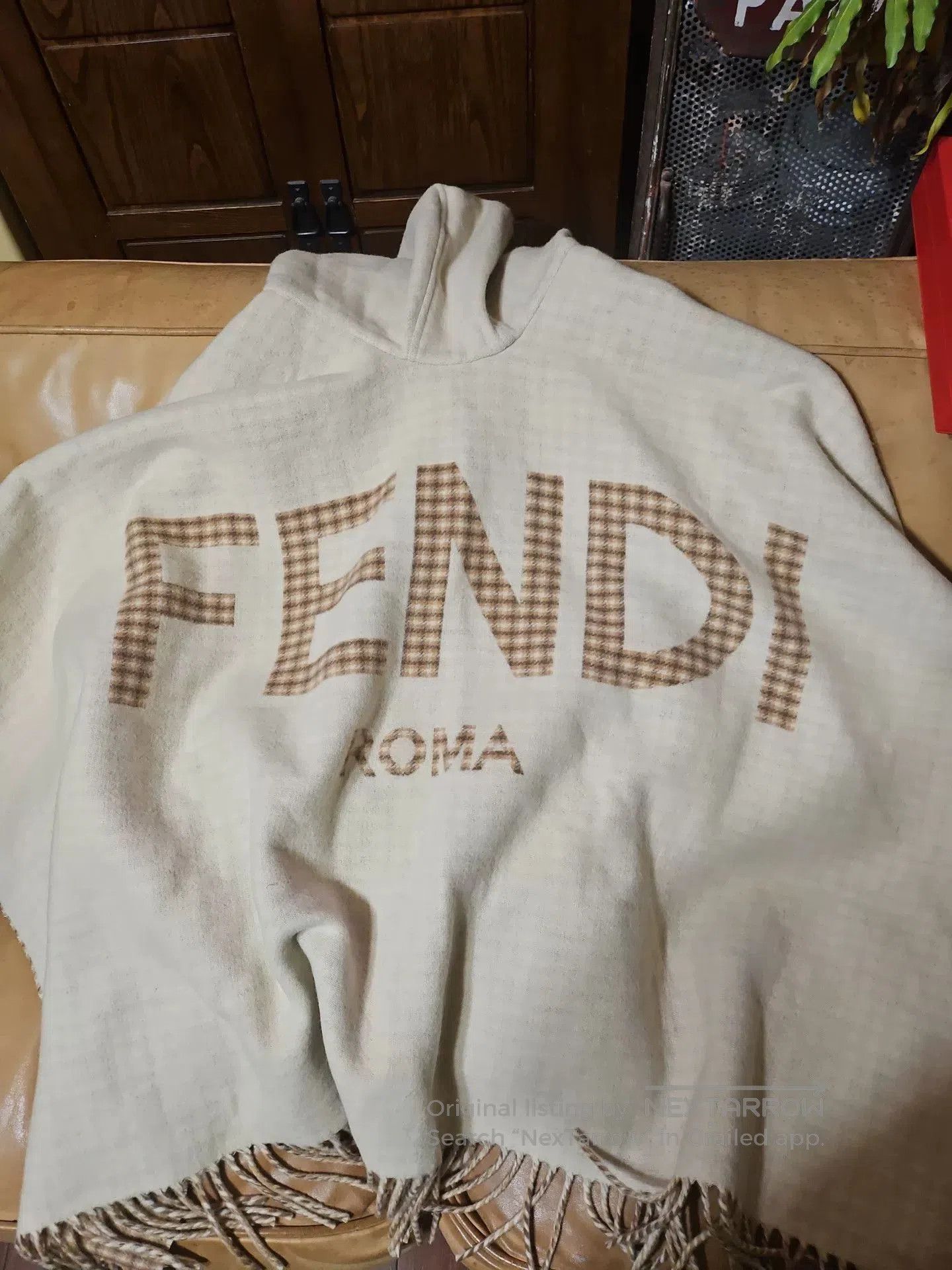 Fendi fendi pure cashmere hooded shawl. Size M / US 6-8 / IT 42-44 - 1 Thumbnail