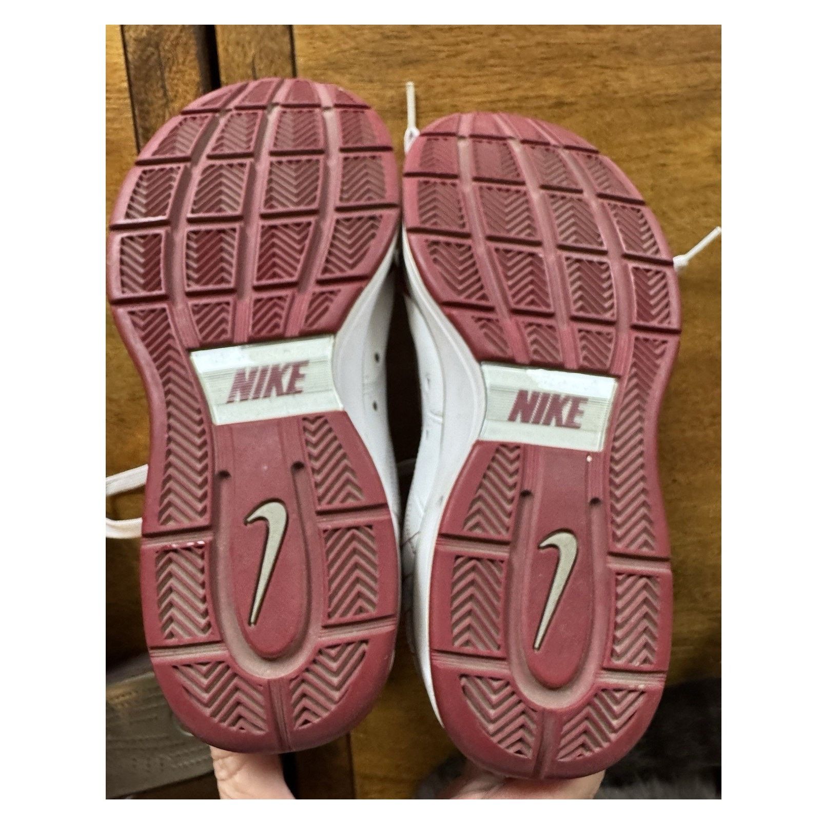 Nike Vintage Y2K 2008 Nike Elite Shoes Women’s 7.5 324831-103 Size US 7.5 / IT 37.5 - 7 Thumbnail