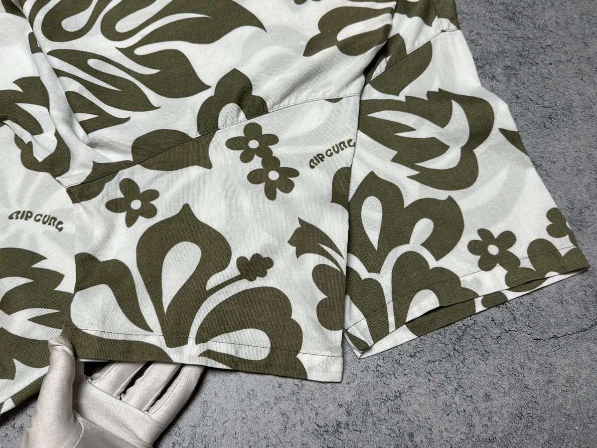 Rip Curl Vintage Rip Curl Floral Hawaiian Y2K Button Up Surf Shirt Size US L / EU 52-54 / 3 - 13 Thumbnail