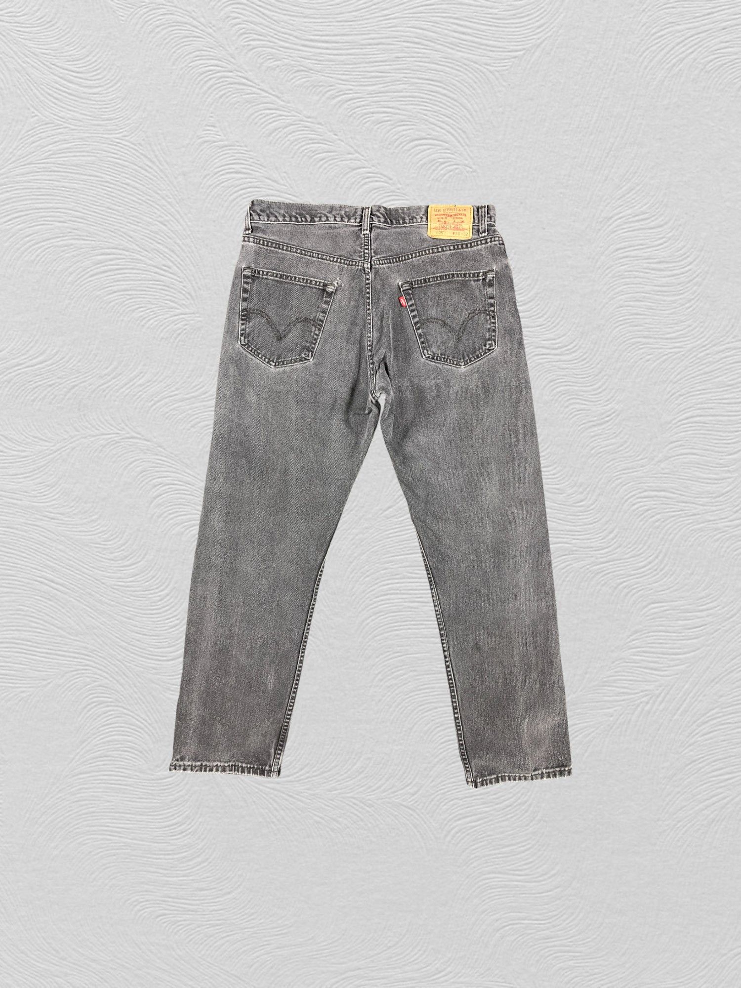 Levi's Black Distressed Vintage Levi's 505 35x29.5 Denim JN1279 Size US 35 - 2 Thumbnail