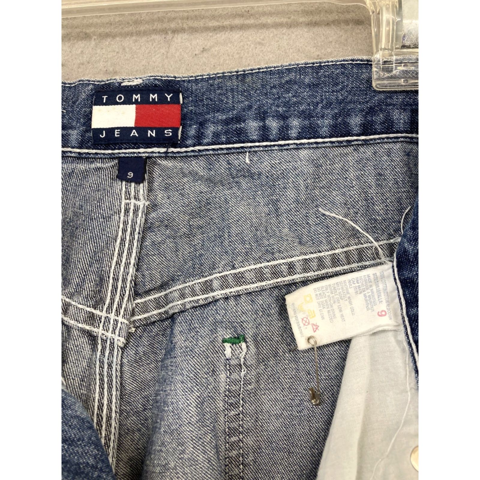 Tommy Hilfiger Vintage Tommy Hilfiger Women's Blue Denim High-Rise Wide Leg Jeans 90s Y2K Hip Hop Size 30" / US 8 / IT 44 - 2 Thumbnail
