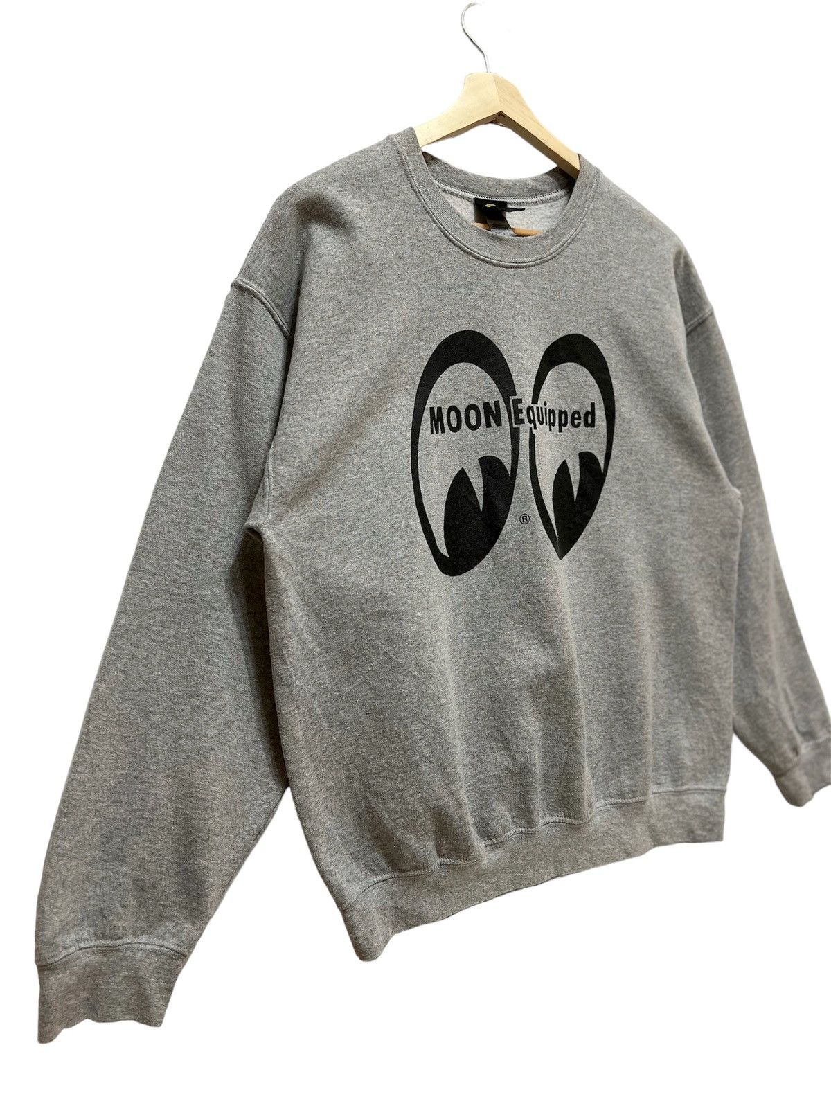 Japanese Brand Vintage 90s MOONEYES Big Logo Crewneck Sweatshirt Size L Size US L / EU 52-54 / 3 - 4 Thumbnail