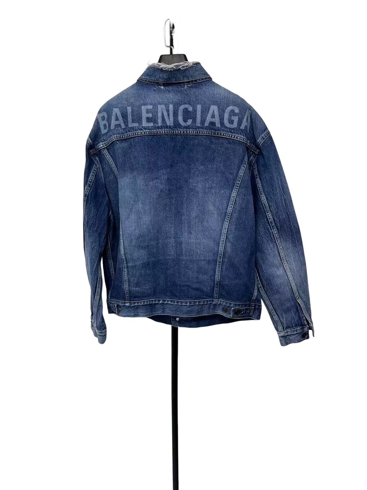 Balenciaga Balenciaga Back Logo Denim Jacket 40 Size M / US 6-8 / IT 42-44 - 1 Thumbnail