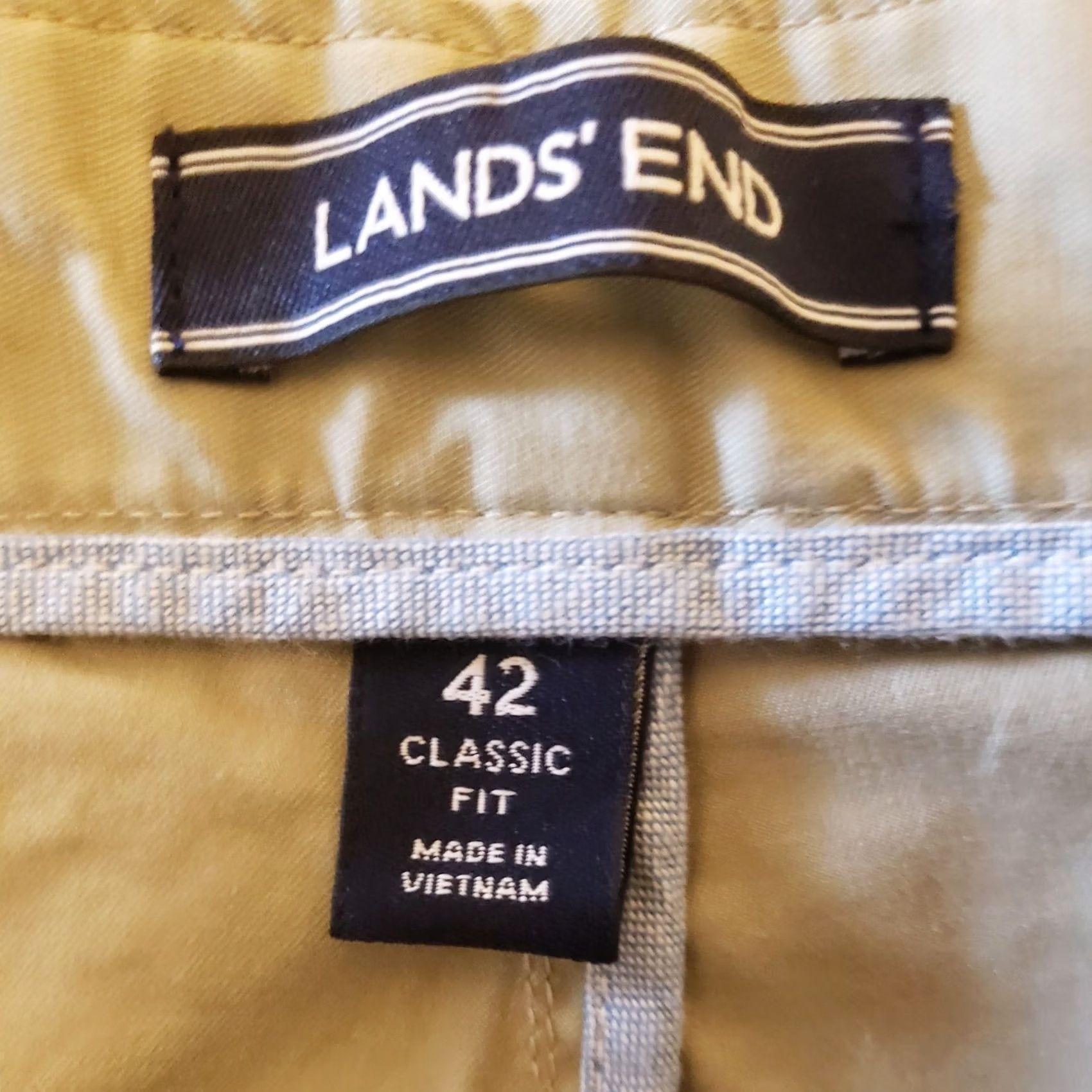 Lands' End Lands' End Men's 42 Flat Front Classic Fit 9" Beige Chino Shorts NWOT Size US 42 / EU 58 - 8 Thumbnail