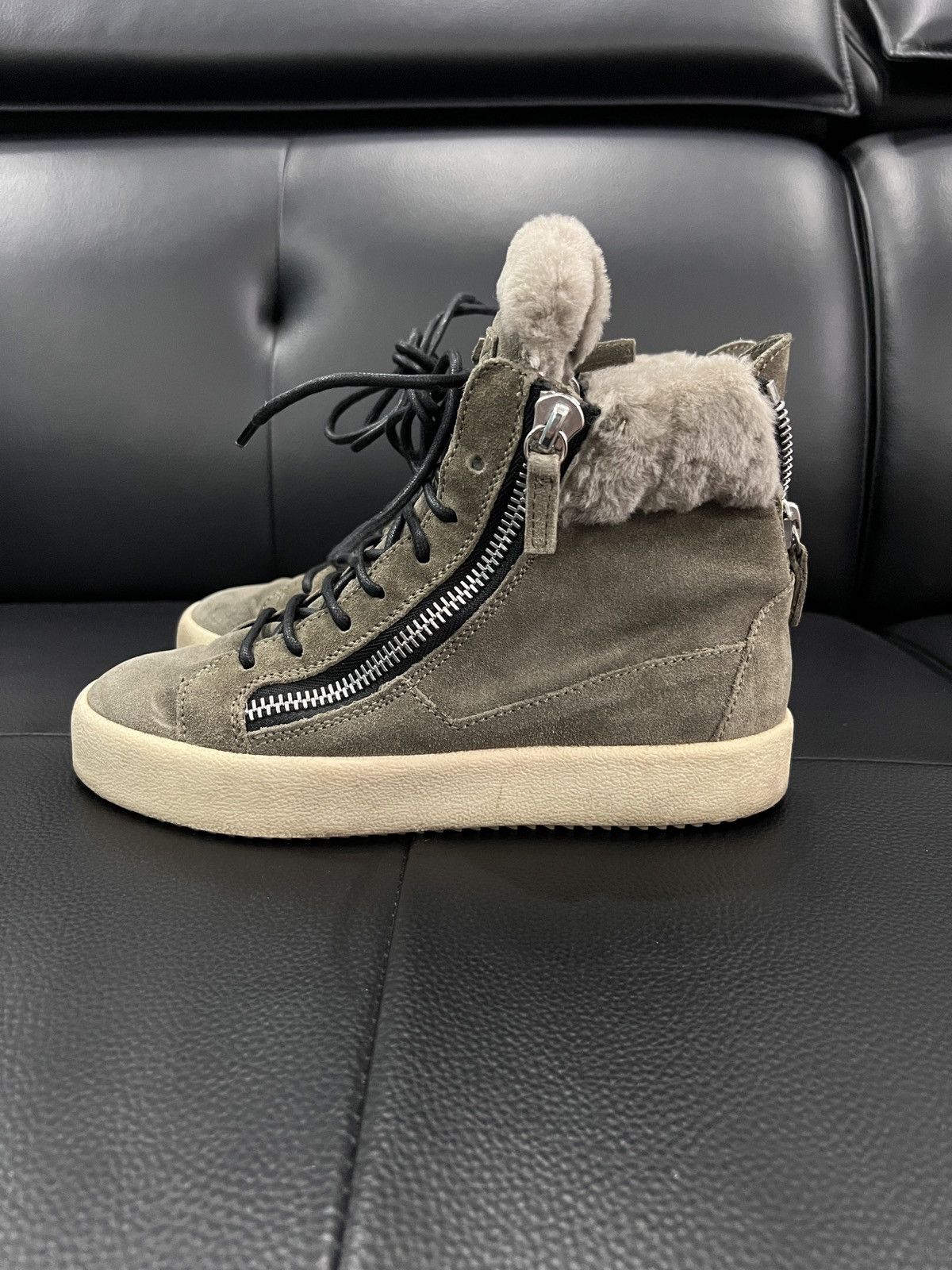Giuseppe Zanotti Giuseppe Zanotti Shearling High-Top Sneakers Size US 7 / IT 37 - 2 Thumbnail