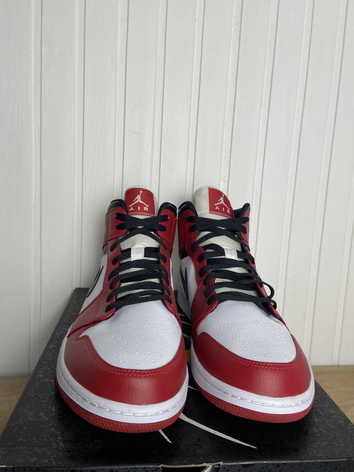 Jordan Brand New Jordan 1 Mid Chicago (2020) Size 15US Size US 15 / EU 48 - 3 Thumbnail