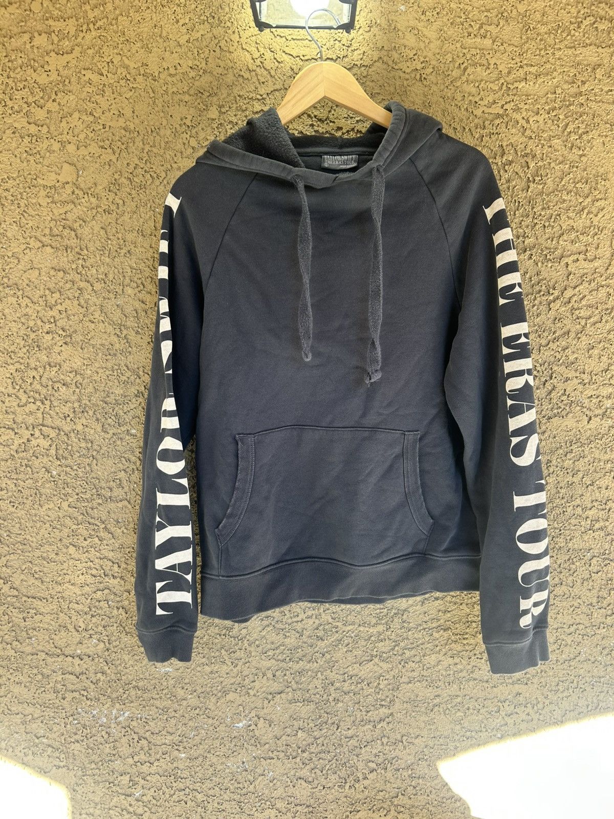 Vintage Taylor Swift The Eras Tour Hoodie Size Small Size US S / EU 44-46 / 1 - 1 Thumbnail