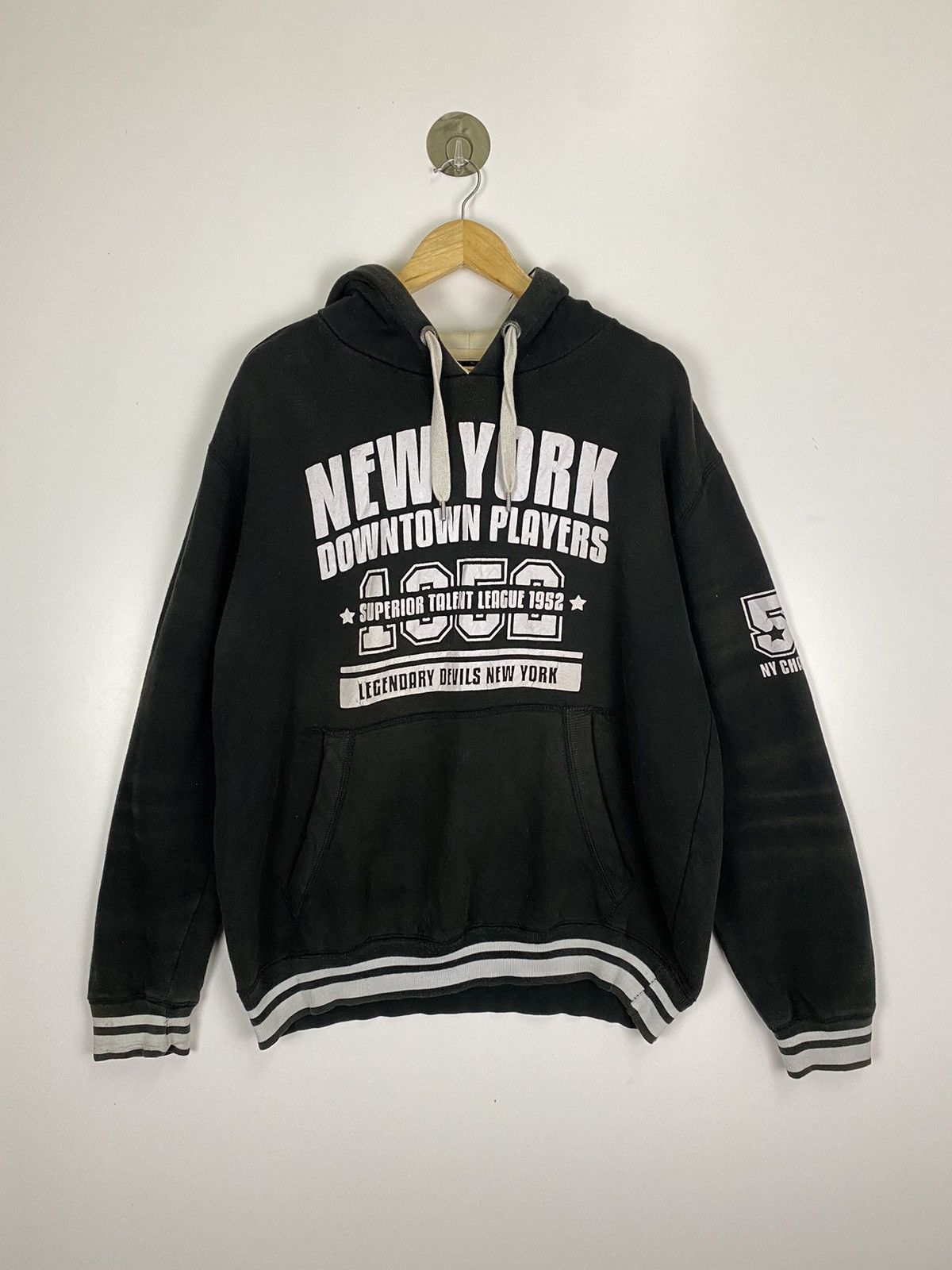 Vintage Vintage Legendary Devils College League Hoodie Size US XL / EU 56 / 4 - 2 Thumbnail
