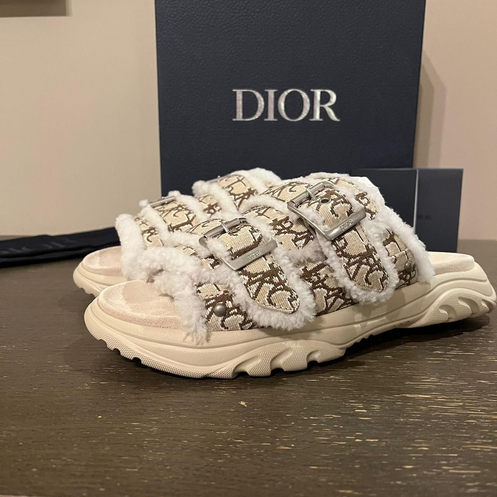 Dior × Travis Scott H-Town Sandals Shearling Embroidered in Ivory/White/Brown Size US 8 / EU 41 - 2 Thumbnail