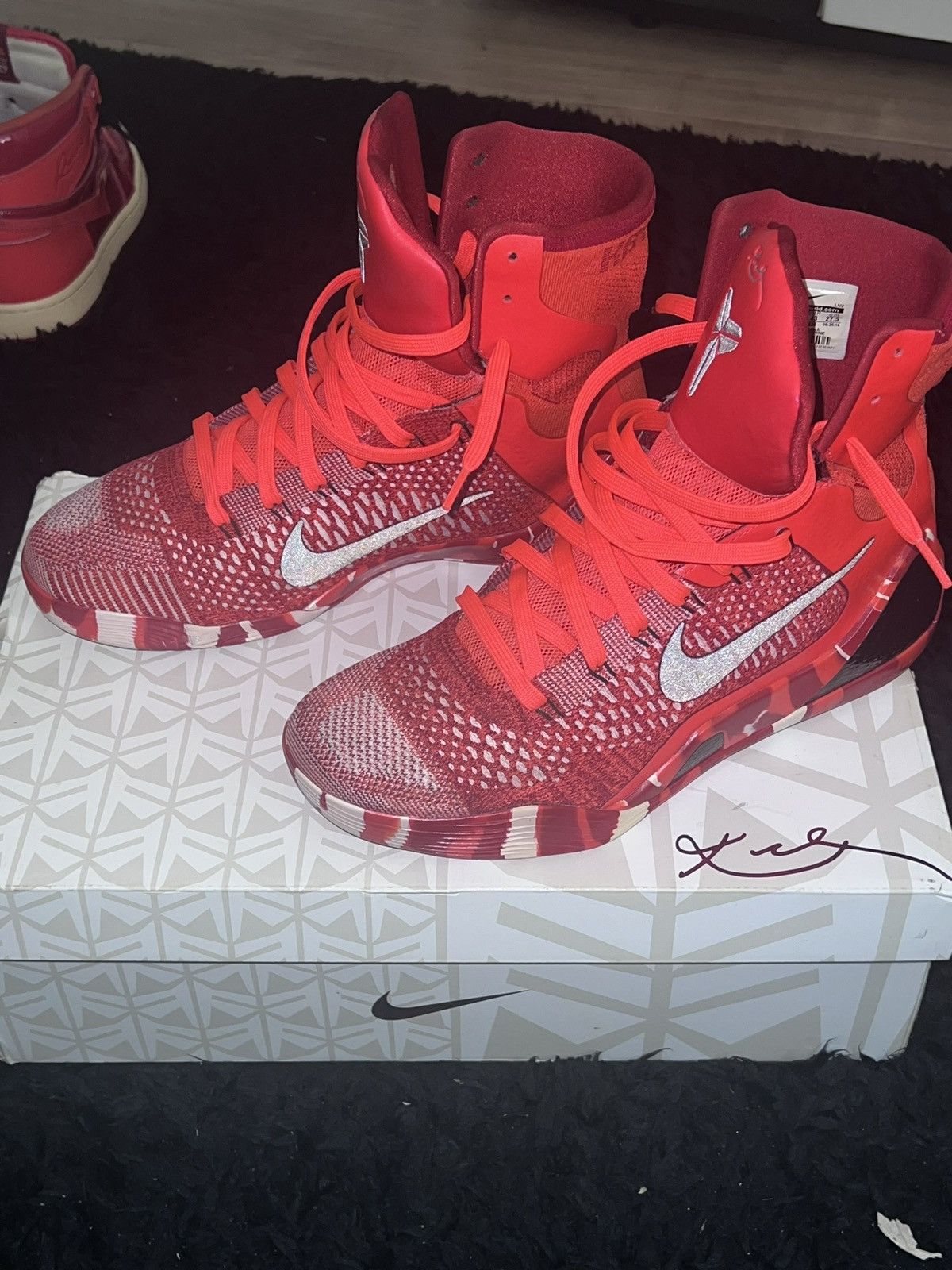 image of Nike Kobe 9 Christmas Size 9.5 Shoes in Red, Men's