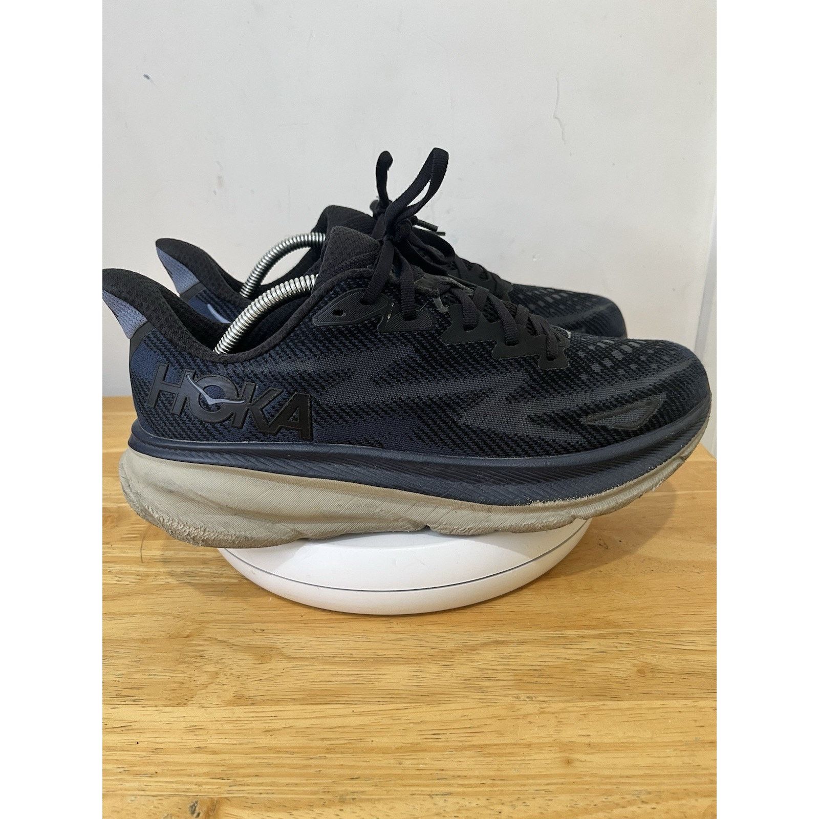 Hoka Hoka One One Clifton 9 Men's Size 10.5 D Running Shoes Size US 10.5 / EU 43-44 - 2 Thumbnail