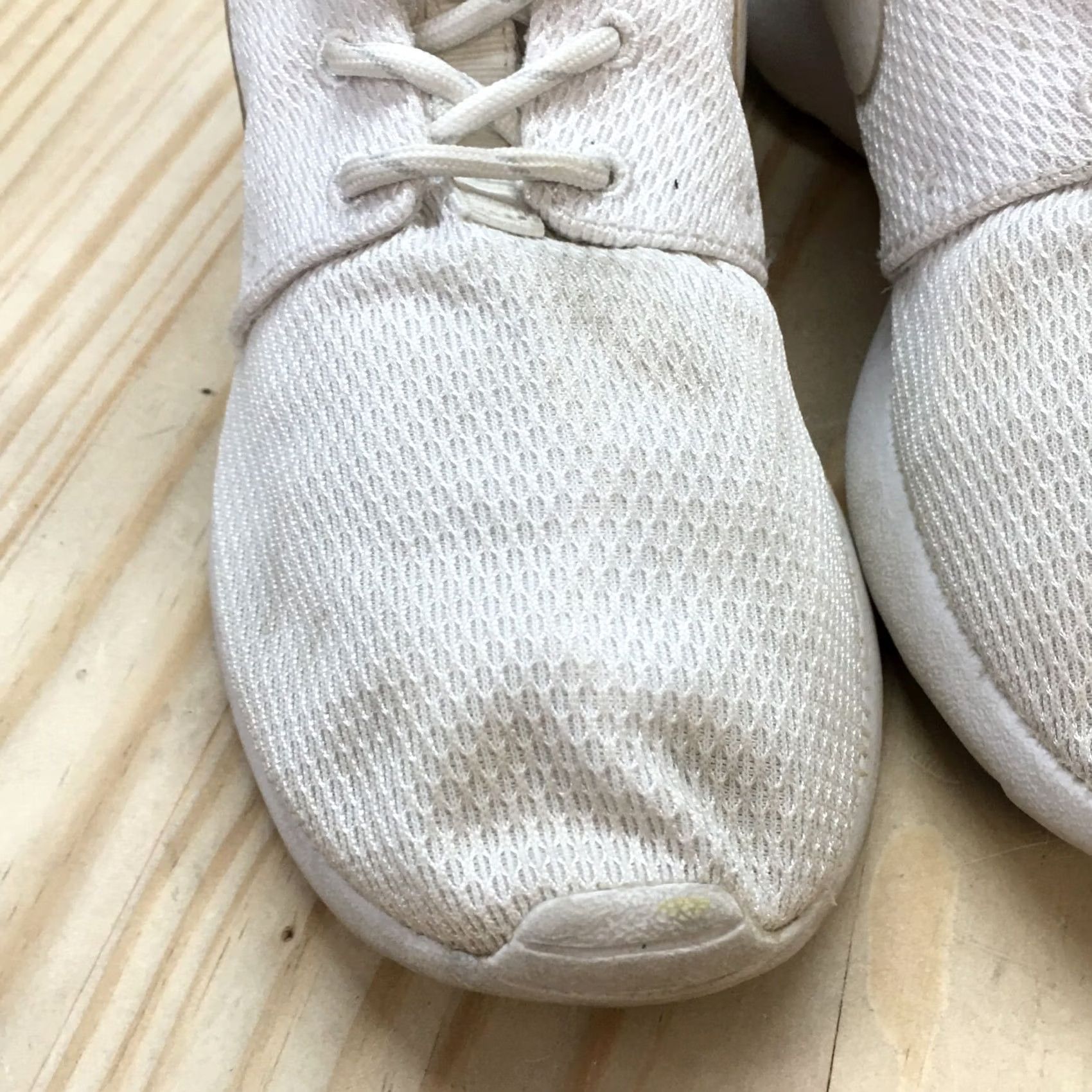 Nike Nike Roshe One Shoes Womens 8 Running Sneakers White Fabric Lace Up Low Top S Sneakers Activewear Womens Size M / US 6-8 / IT 42-44 - 7 Thumbnail