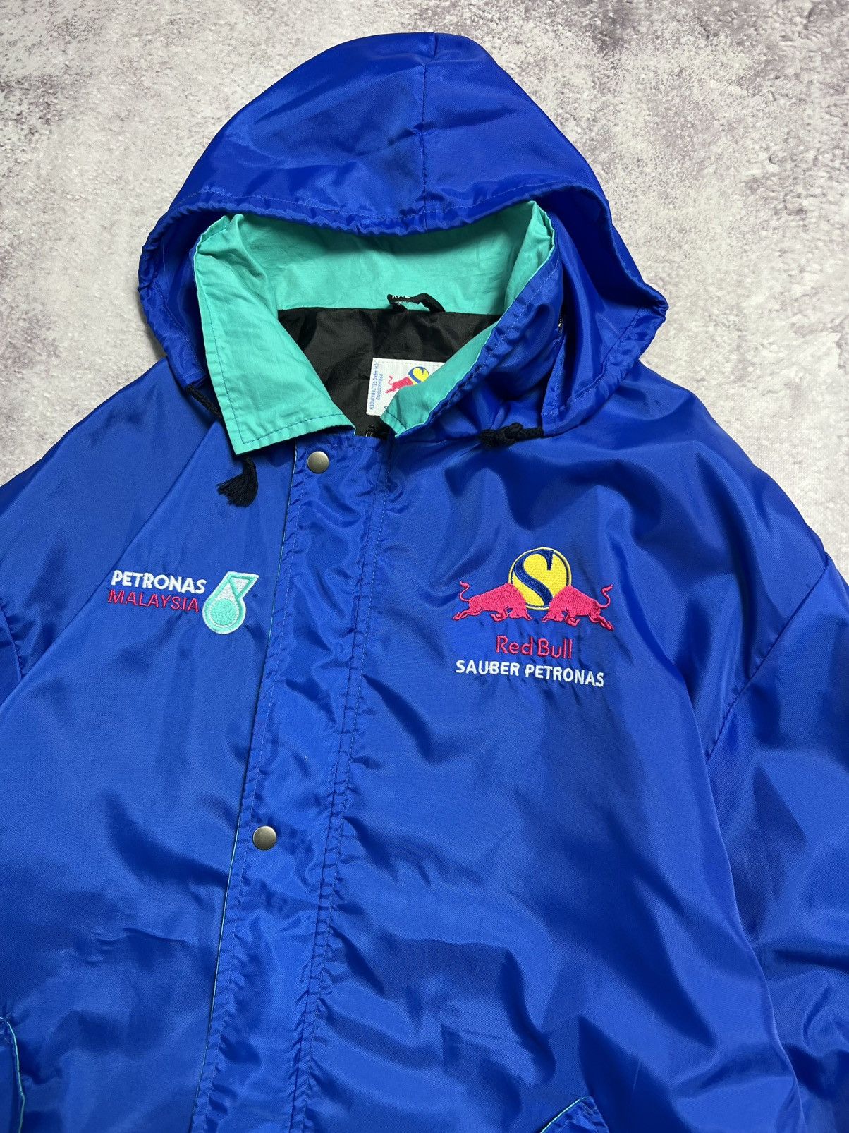 Rain Jacket Mercedes Petronas Regenjacke Red Bull Sauber Petronas