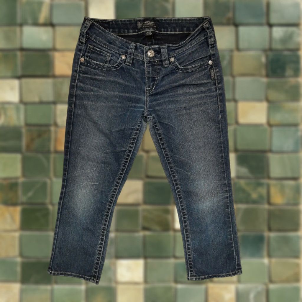 Silver Jeans Co. Silver Jeans Aiko Capris Womens Dark Wash Denim Crop Pants 28 Size 28 Inseam 22 Low Rise Capri Jeans Womens Size 28" / US 6 / IT 42 - 1 Thumbnail