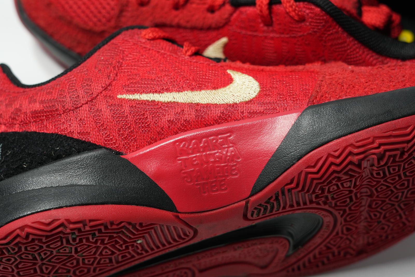 Nike Nike Sneaker Kid's 2Y Red Ja Nightmare Youth Size ONE SIZE - 7 Thumbnail