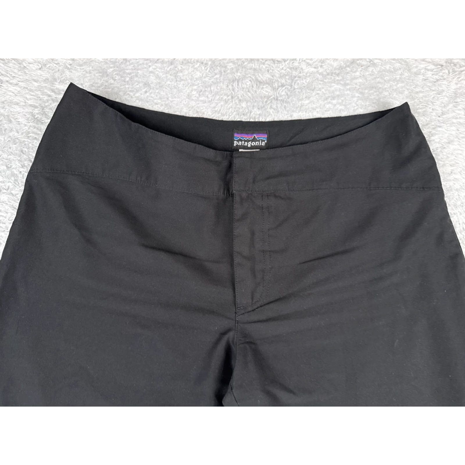 Patagonia Patagonia Pants Women 10 Black Duway Capris 100% Polyester Hiking Outdoor Casual Pants Capris Size 32" / US 10 / IT 46 - 4 Thumbnail