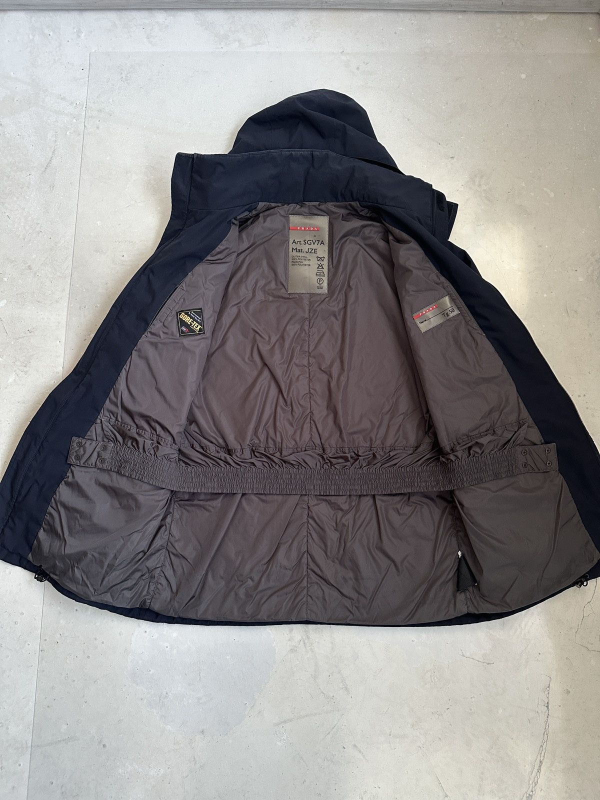 Goretex Prada Gore Tex raincoat SGV7A gorpcore y2k drill red tab Size US L / EU 52-54 / 3 - 12 Thumbnail