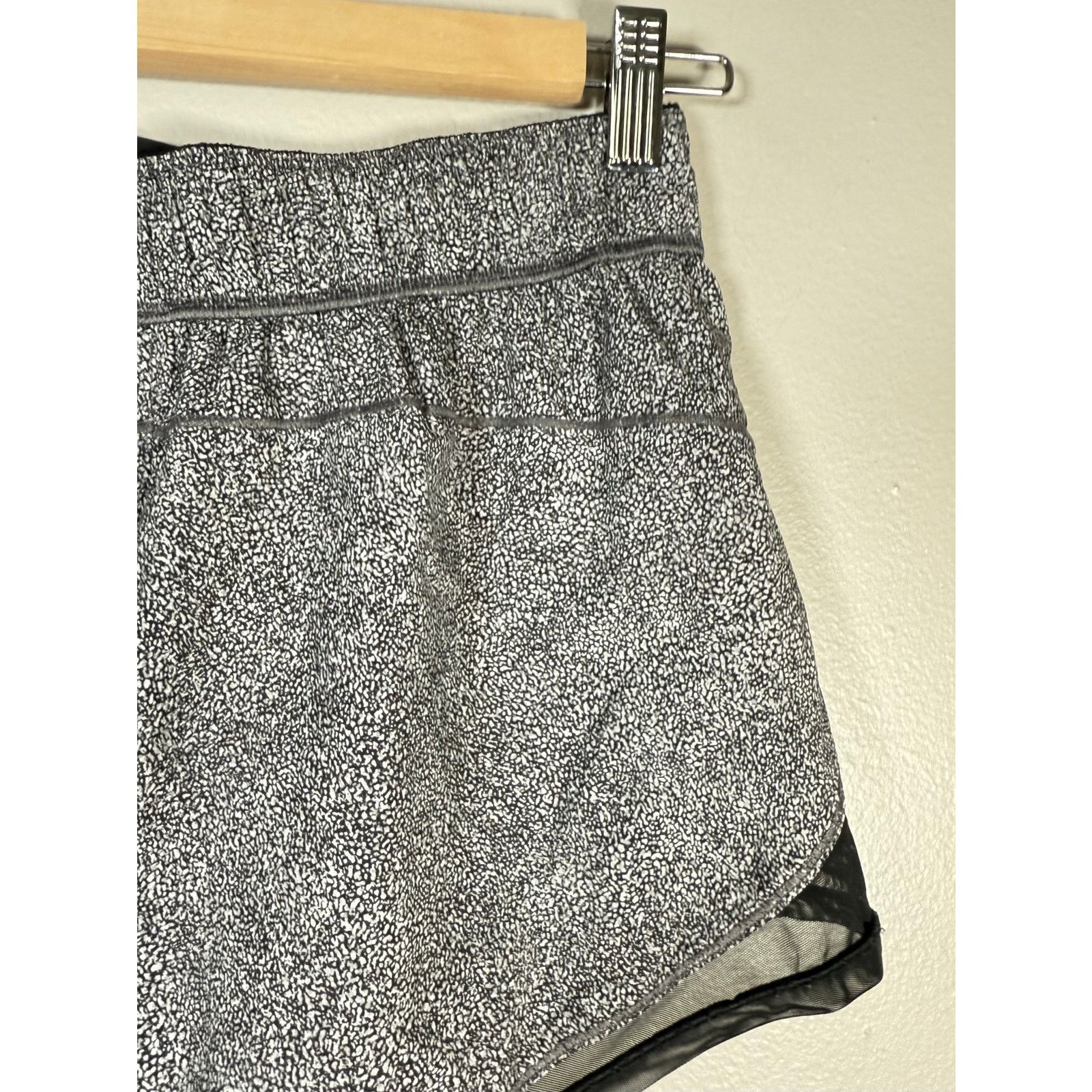 Lululemon Lululemon Two With One Short (Reversible 3") size 4 Size 27" / US 4 / IT 40 - 11 Thumbnail