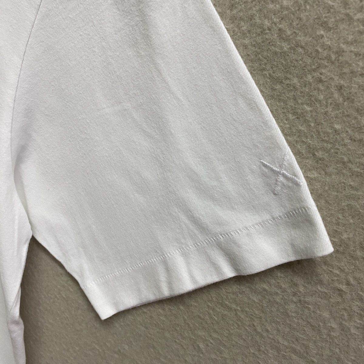 Uniqlo Uniqlo X Kaws X Peanuts Tshirt Size US M / EU 48-50 / 2 - 4 Thumbnail